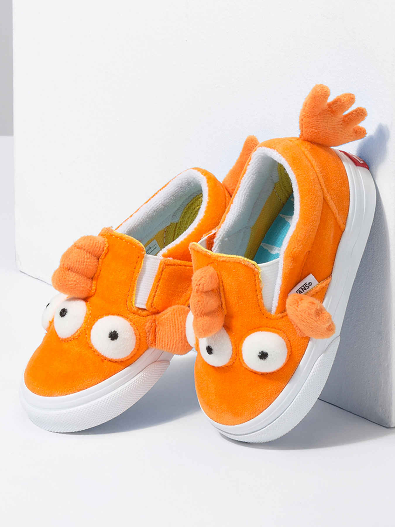 Сліпони Vans The Simpsons x Vans Blinky Fish Slip-on V  модель VN0A4VJV16W1 Фото