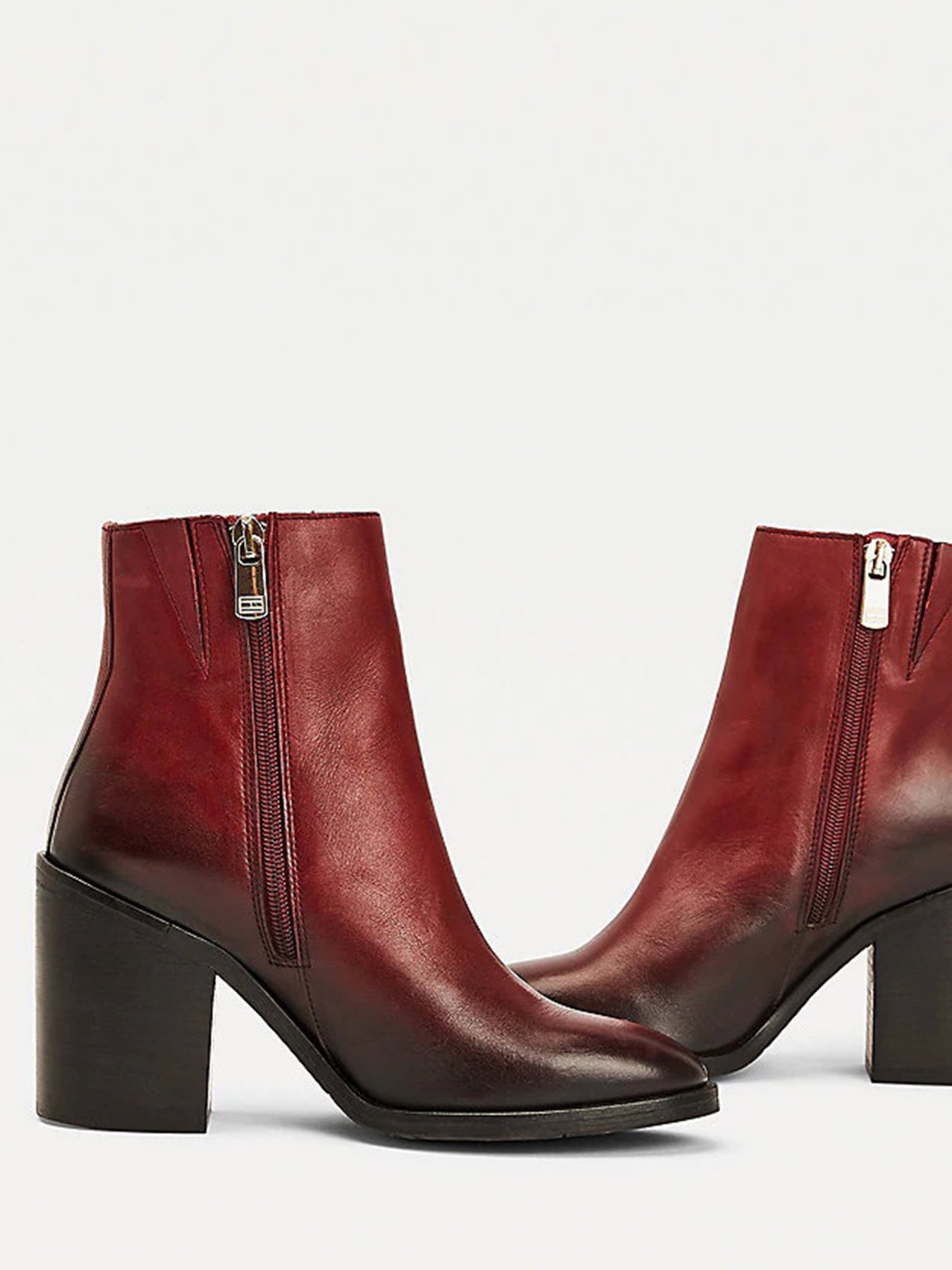 Бoтильоны Tommy Hilfiger модель FW0FW05164-VLP Фото