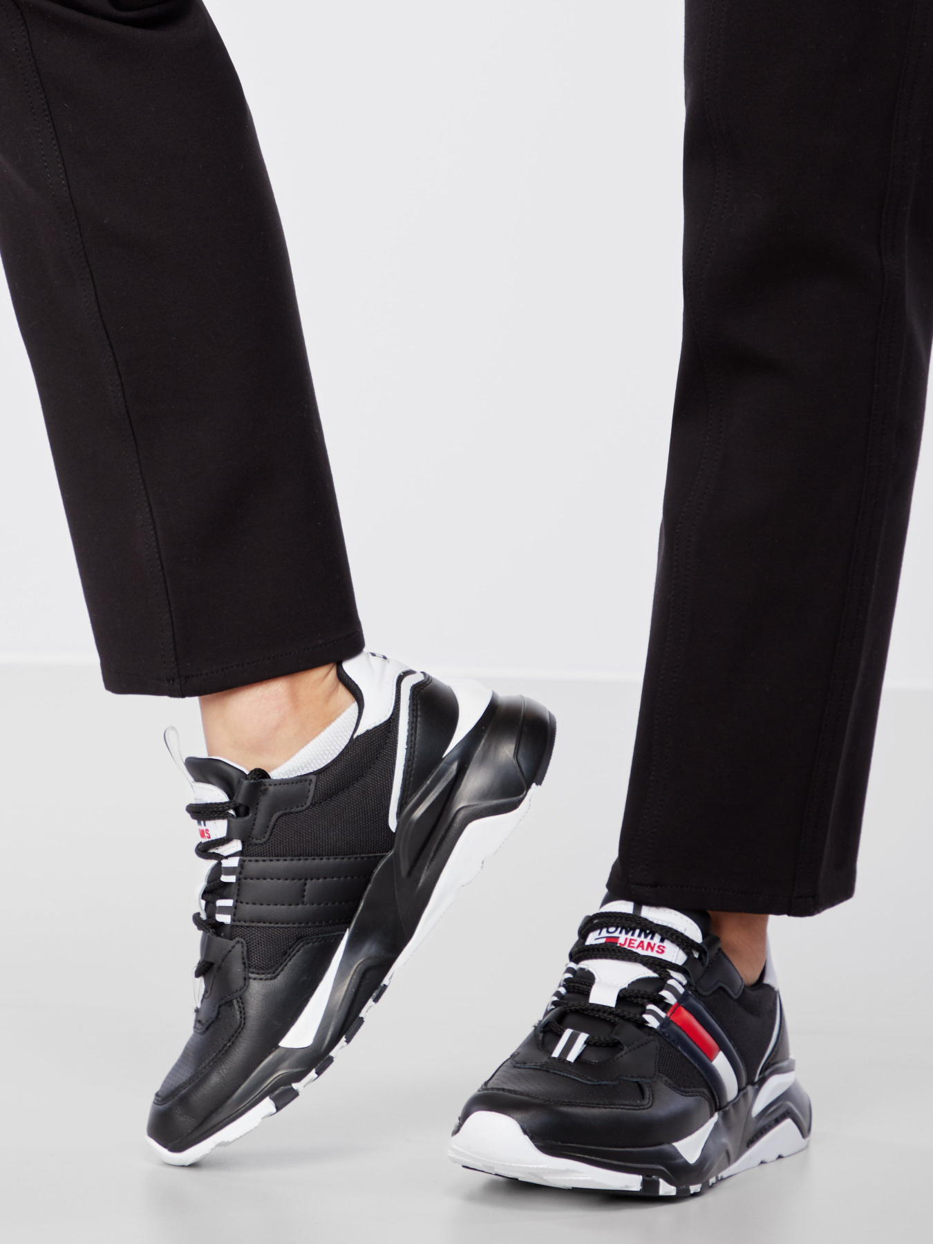 Кросівки повсякденні Tommy Hilfiger модель EN0EN01138-BDS Фото