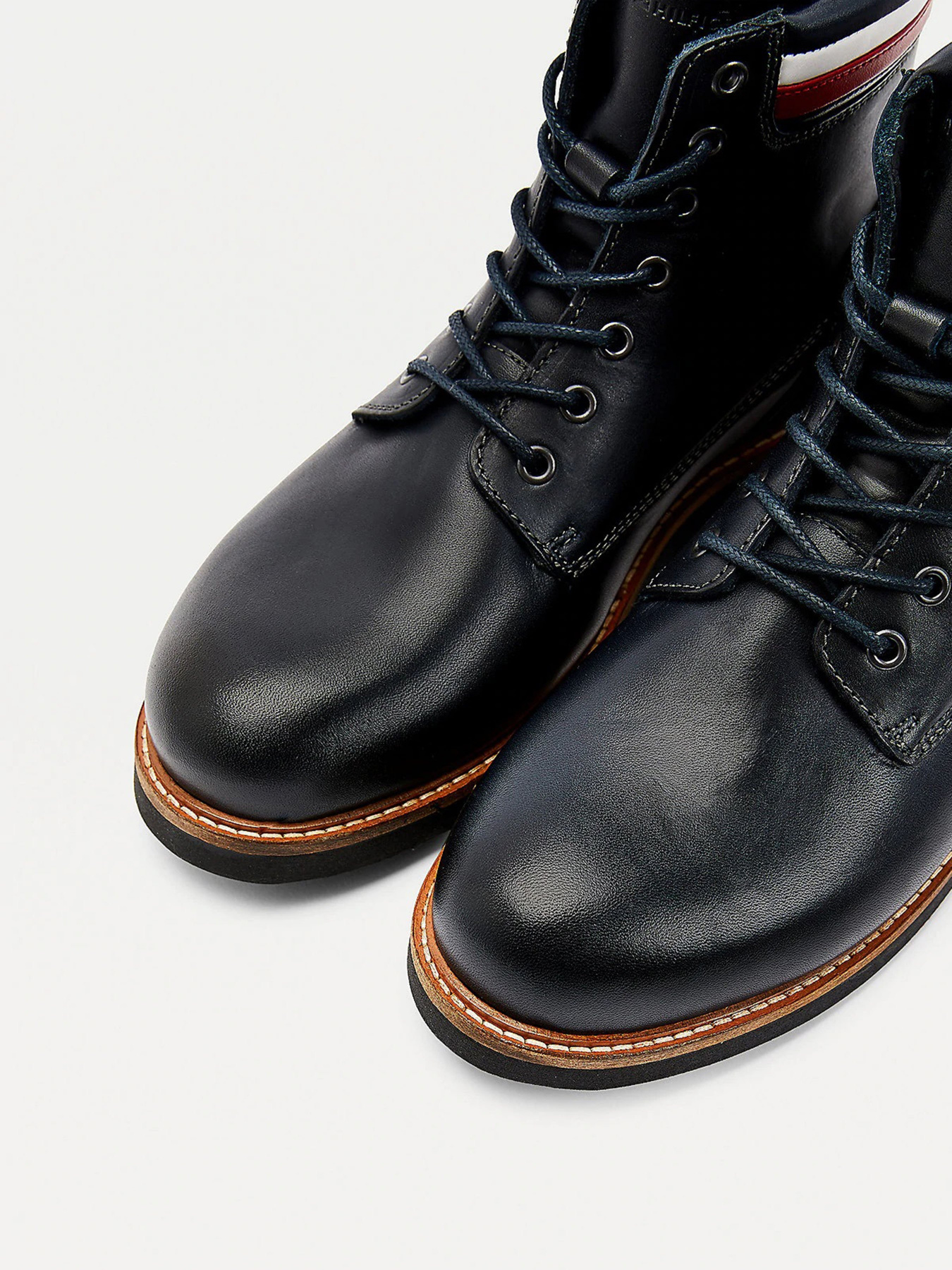 Ботинки Tommy Hilfiger модель FM0FM03043-DW5 Фото