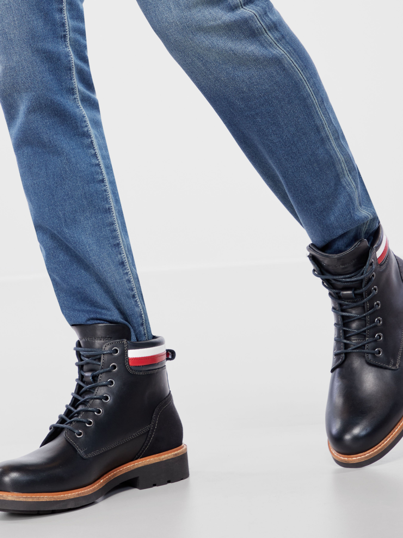 Ботинки Tommy Hilfiger модель FM0FM03043-DW5 Фото