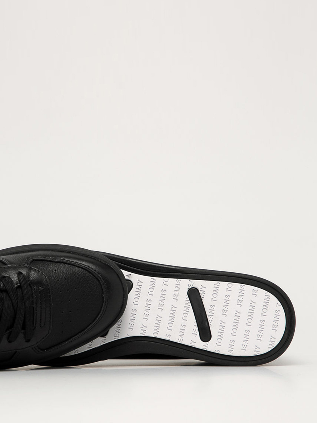 Кеды низкие Tommy Hilfiger Essential модель EM0EM00573-BDS Фото