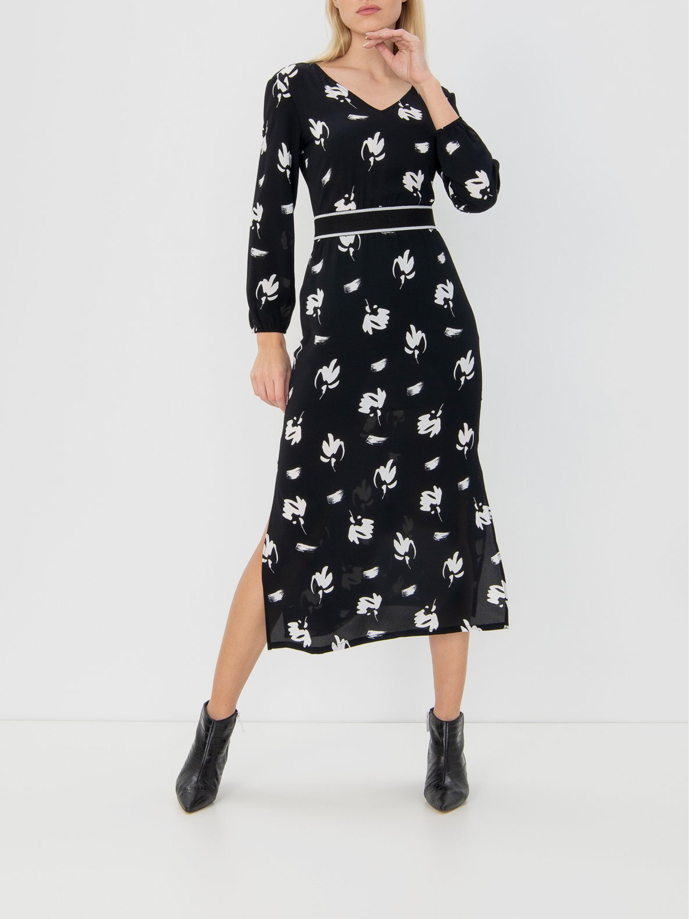 Сукні Armani Exchange модель 3HYA07-YND5Z-7201 Фото