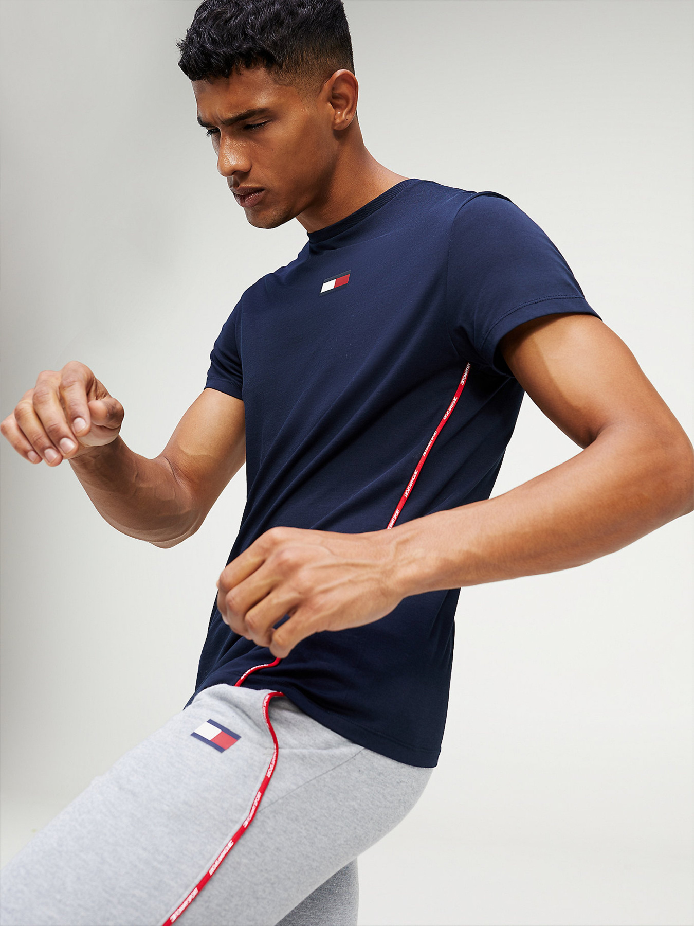 Футболки і поло Tommy Hilfiger модель S20S200458-DW5 Фото