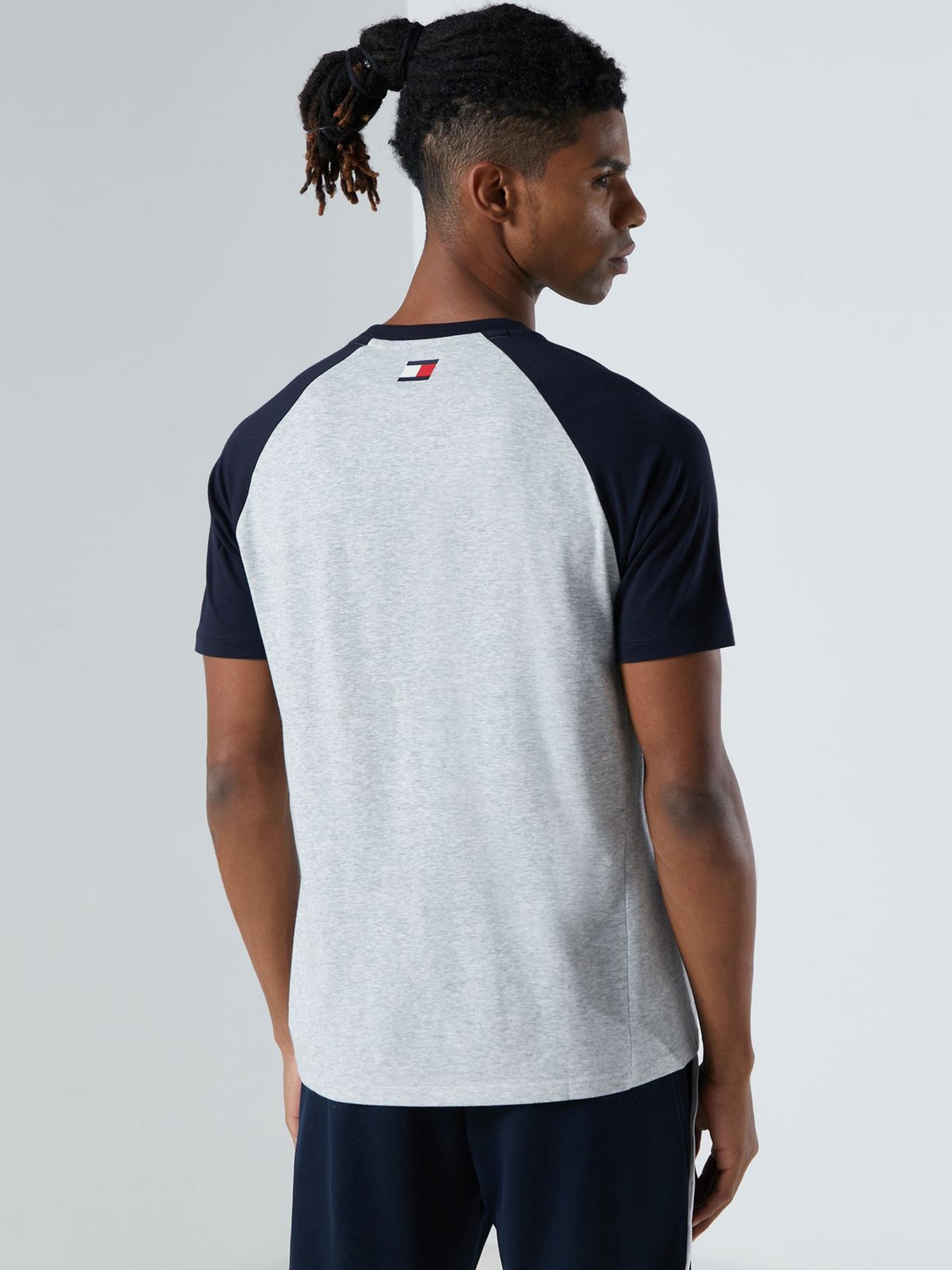 Футболки і поло Tommy Hilfiger модель S20S200551-P6S Фото