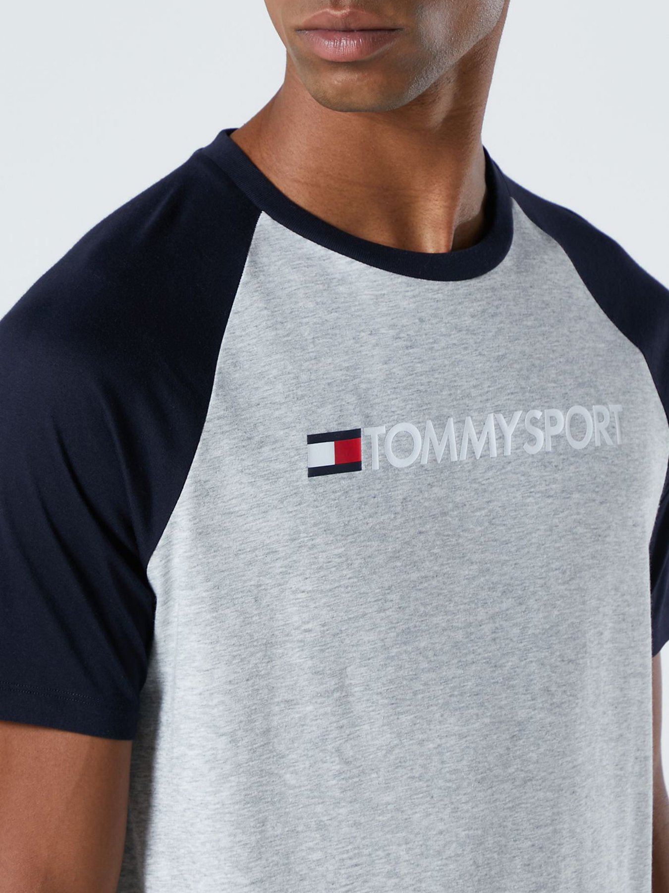 Футболки і поло Tommy Hilfiger модель S20S200551-P6S Фото