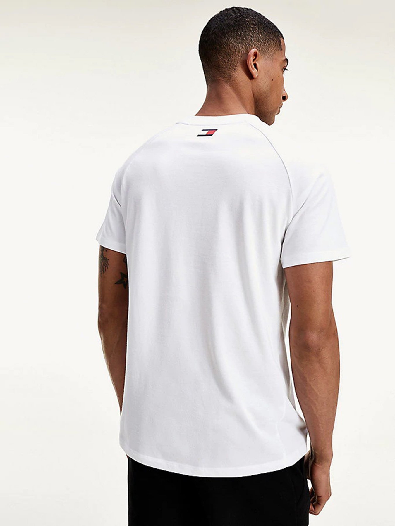 Футболки і поло Tommy Hilfiger модель S20S200551-YBR Фото