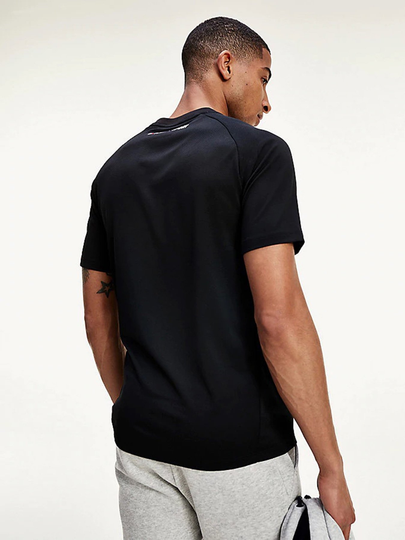 Футболки і поло Tommy Hilfiger модель S20S200553-BEH Фото