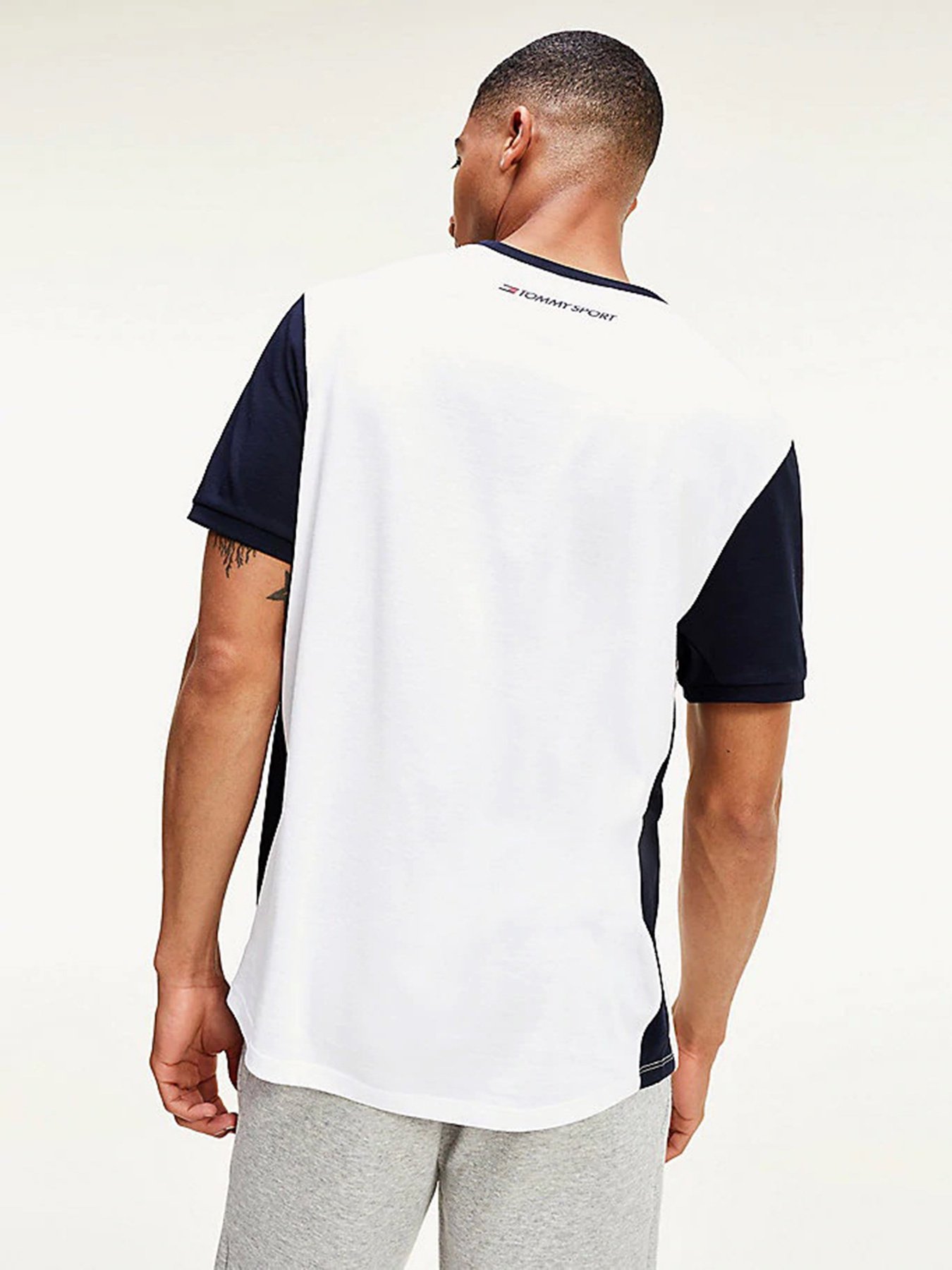 Футболки і поло Tommy Hilfiger модель S20S200556-YBR Фото