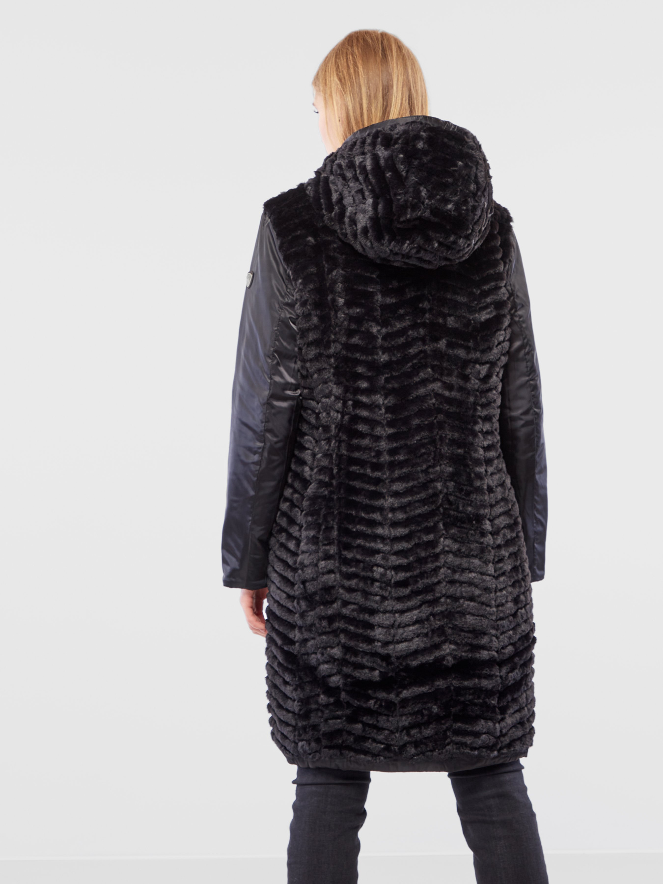 Пальто з утеплювачем EA7 модель 6HTL09-TN05Z-1200 Фото