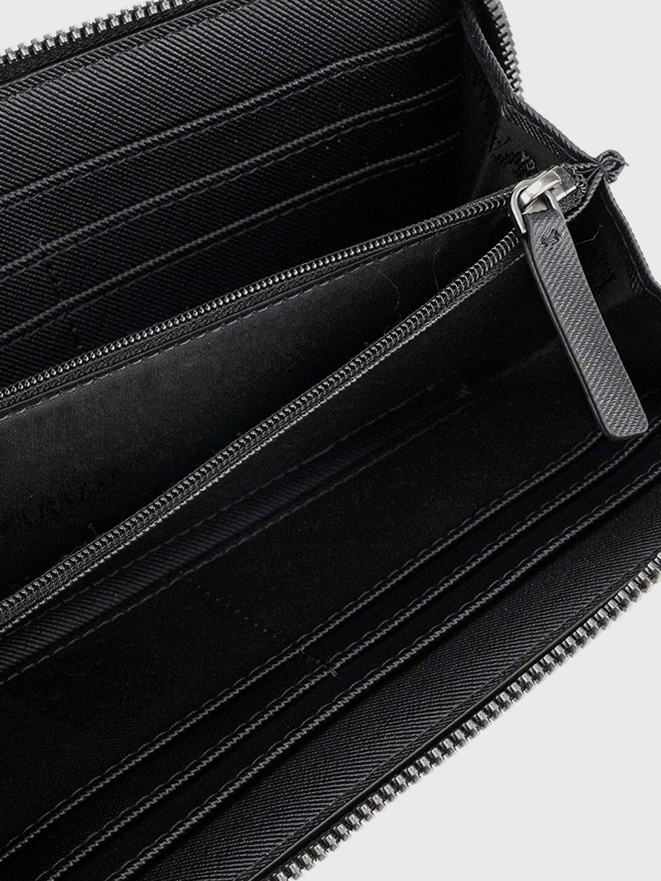 Кошелек Emporio Armani модель YEME49-YFE6J-81072 Кошелек Emporio Armani модель YEME49-YFE6J-81072 Фото