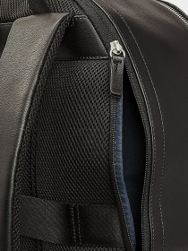 Рюкзаки Tommy Hilfiger Modern модель AM0AM06236-BDS Фото