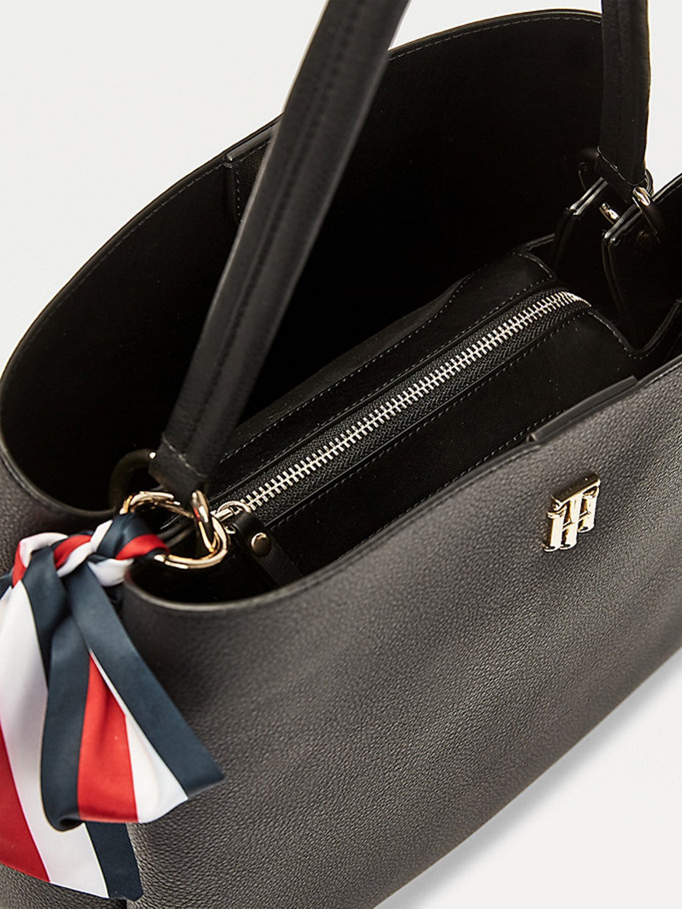 Хобо Tommy Hilfiger модель AW0AW08887-0GJ Хобо Tommy Hilfiger модель AW0AW08887-0GJ Фото