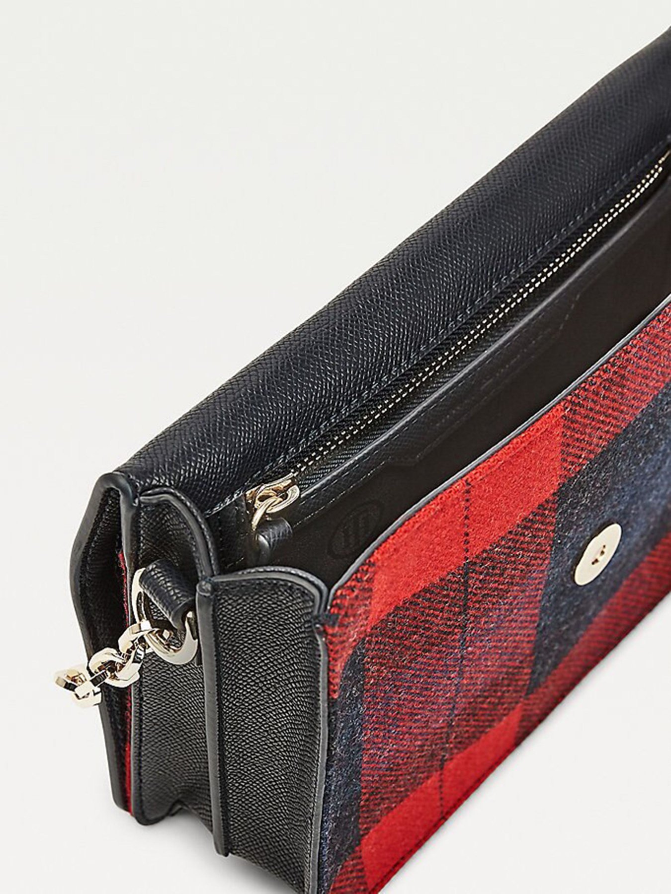 Сумки Tommy Hilfiger модель AW0AW09058-CJM Сумки Tommy Hilfiger модель AW0AW09058-CJM Фото