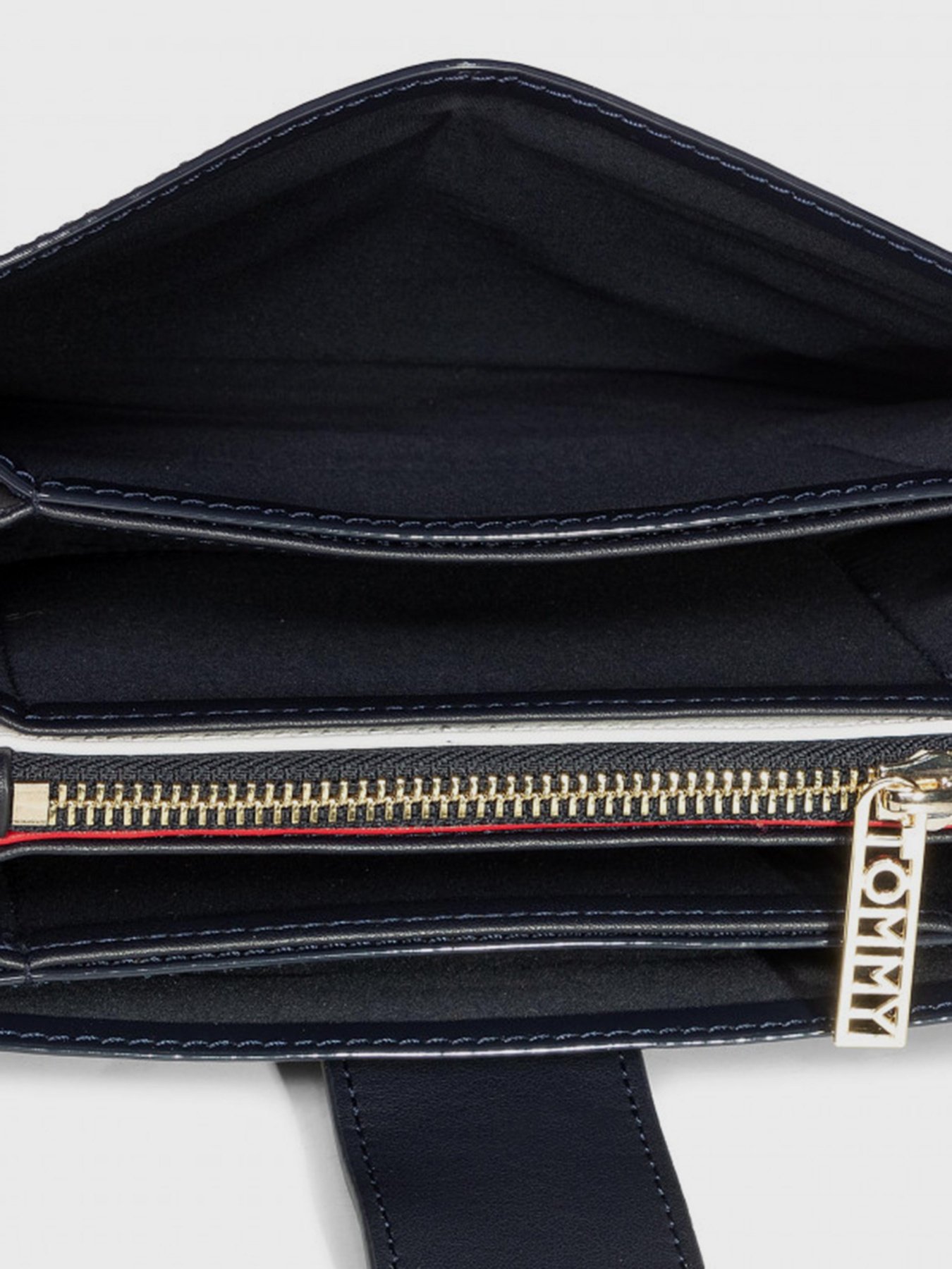 Кросс-боди Tommy Hilfiger Statement модель AW0AW08839-CJM Фото