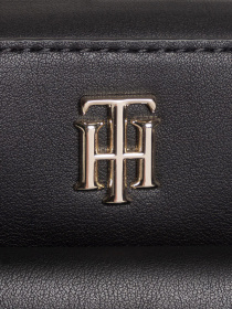 Кросс-боди Tommy Hilfiger SEASONAL модель AW0AW08821-0GJ Фото