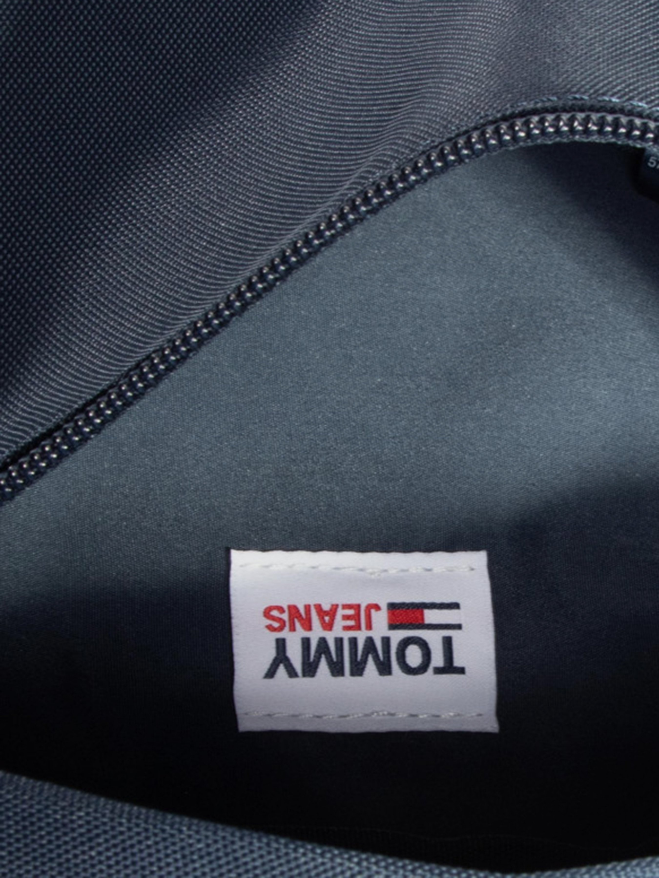 Поясна сумка Tommy Hilfiger Campus модель AW0AW08955-C87 Фото