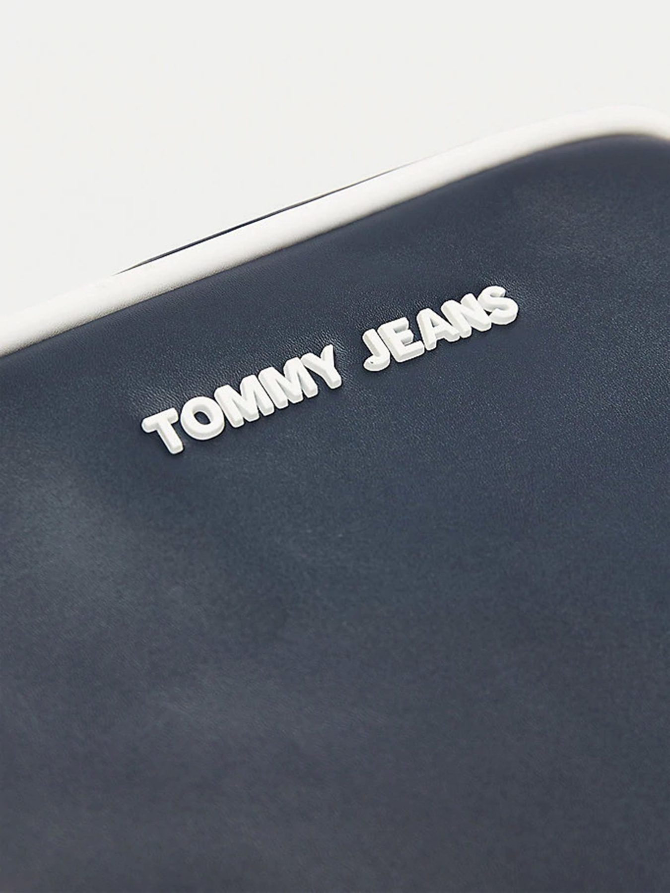 Кросс-боди Tommy Hilfiger модель AW0AW08959-0GY Кросс-боди Tommy Hilfiger модель AW0AW08959-0GY Фото