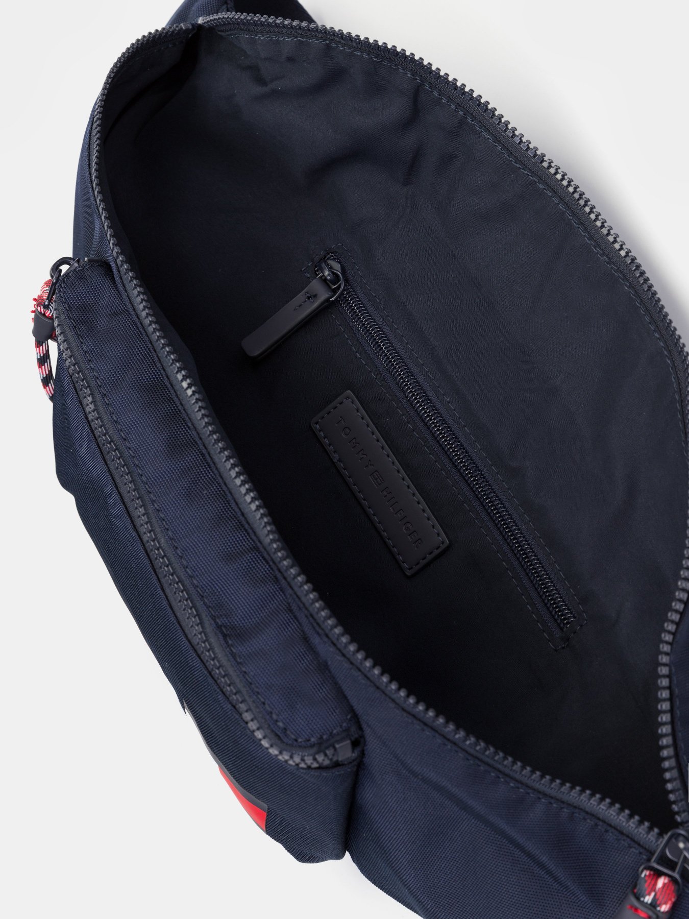 Поясна сумка Tommy Hilfiger New Gen  модель AM0AM06492-DW5 Фото