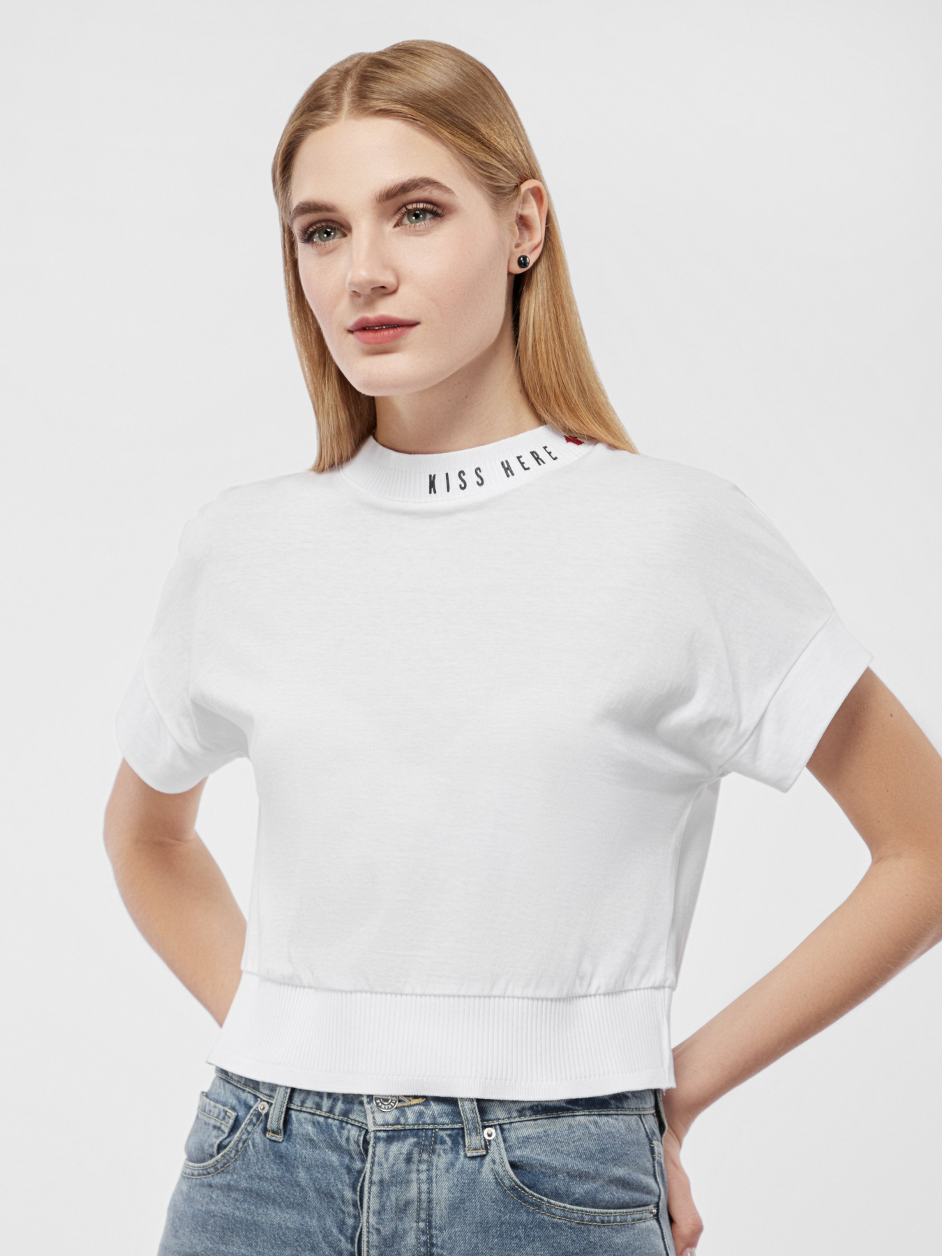 Футболки і поло Armani Exchange модель 6HYMBC-YJ3DZ-1000 Фото