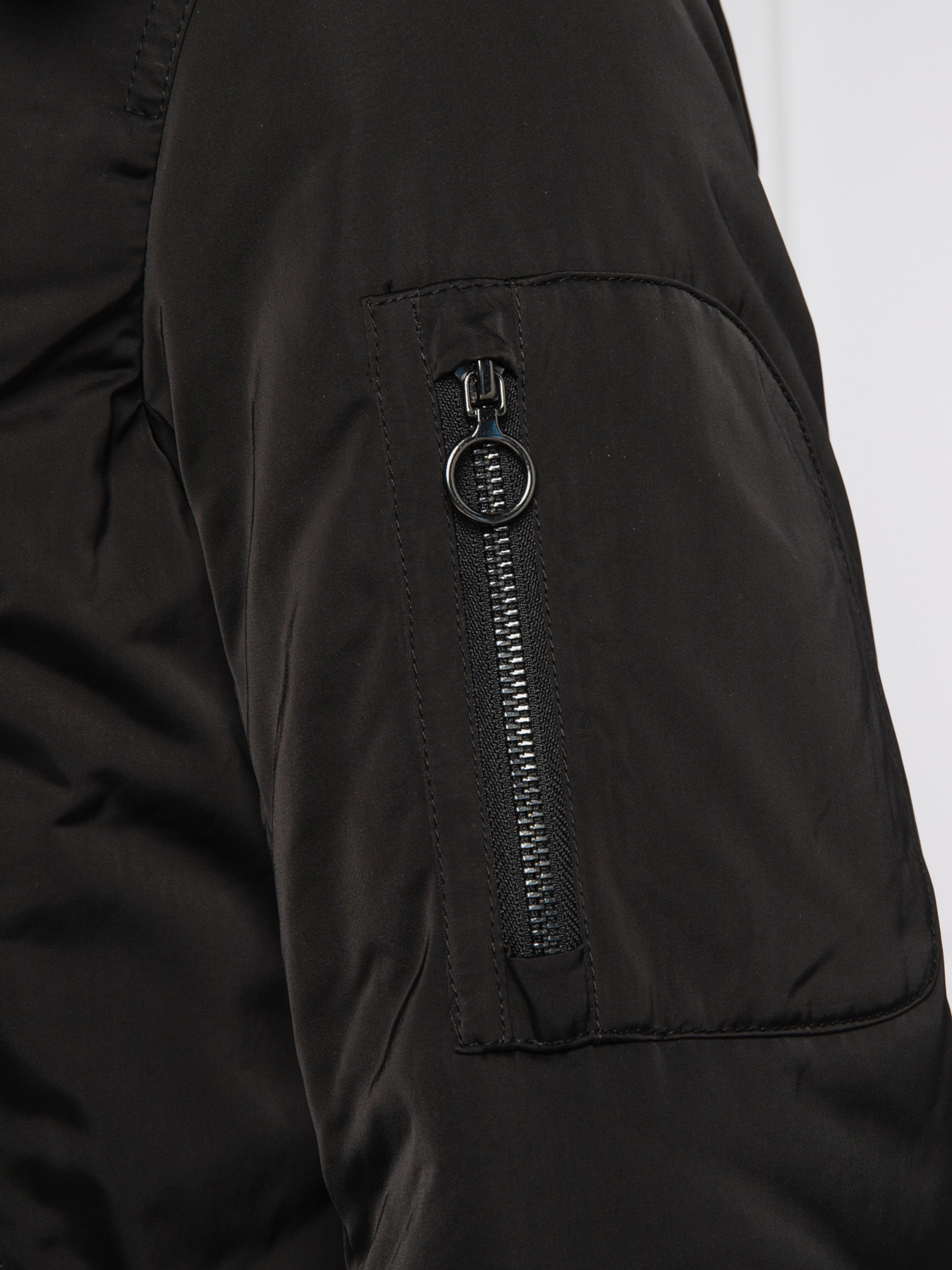 Пальто з утеплювачем Armani Exchange модель 6HZLG2-ZNFQZ-1200 Пальто з утеплювачем Armani Exchange модель 6HZLG2-ZNFQZ-1200 Фото