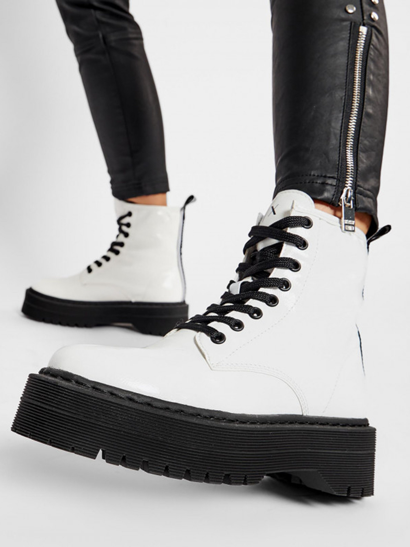 Ботинки Armani Exchange модель XDN018-XV349-00894 Ботинки Armani Exchange модель XDN018-XV349-00894 Фото