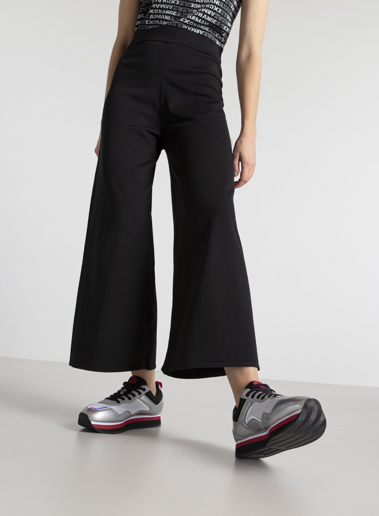 Кроссовки повседневные Armani Exchange модель XDX050-XV322-A160 Фото