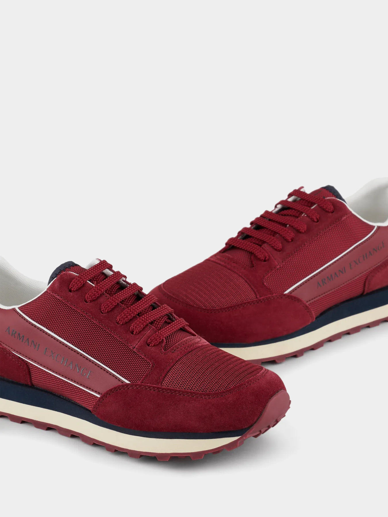 Кроссовки Armani Exchange модель XUX083-XV263-D261 Фото