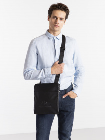 Мессенджер Armani Exchange модель 952137-CC352-56620 Мессенджер Armani Exchange модель 952137-CC352-56620 Фото