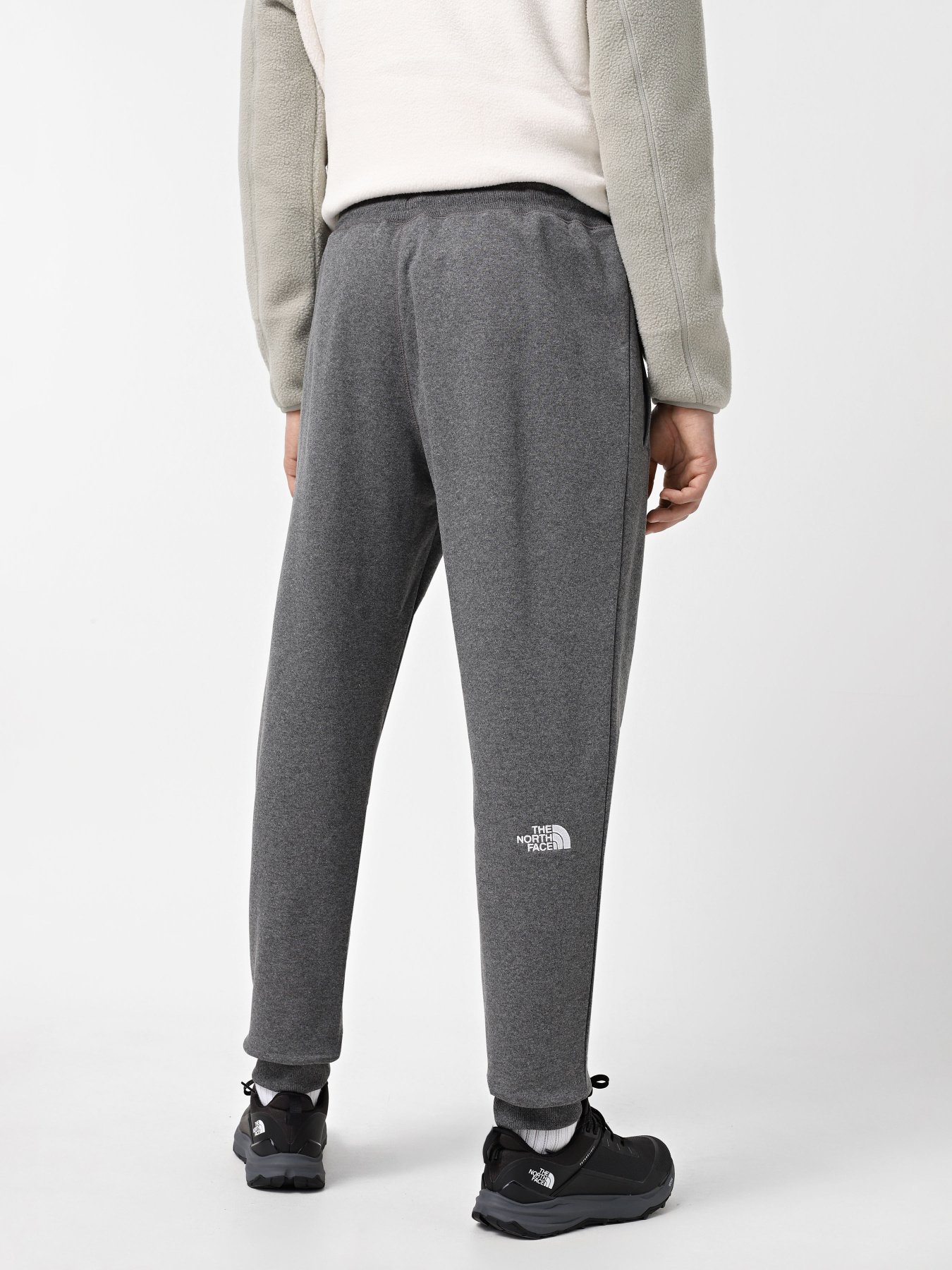 Спортивні штани The North Face NSE модель NF0A4SVQDYY1 Фото