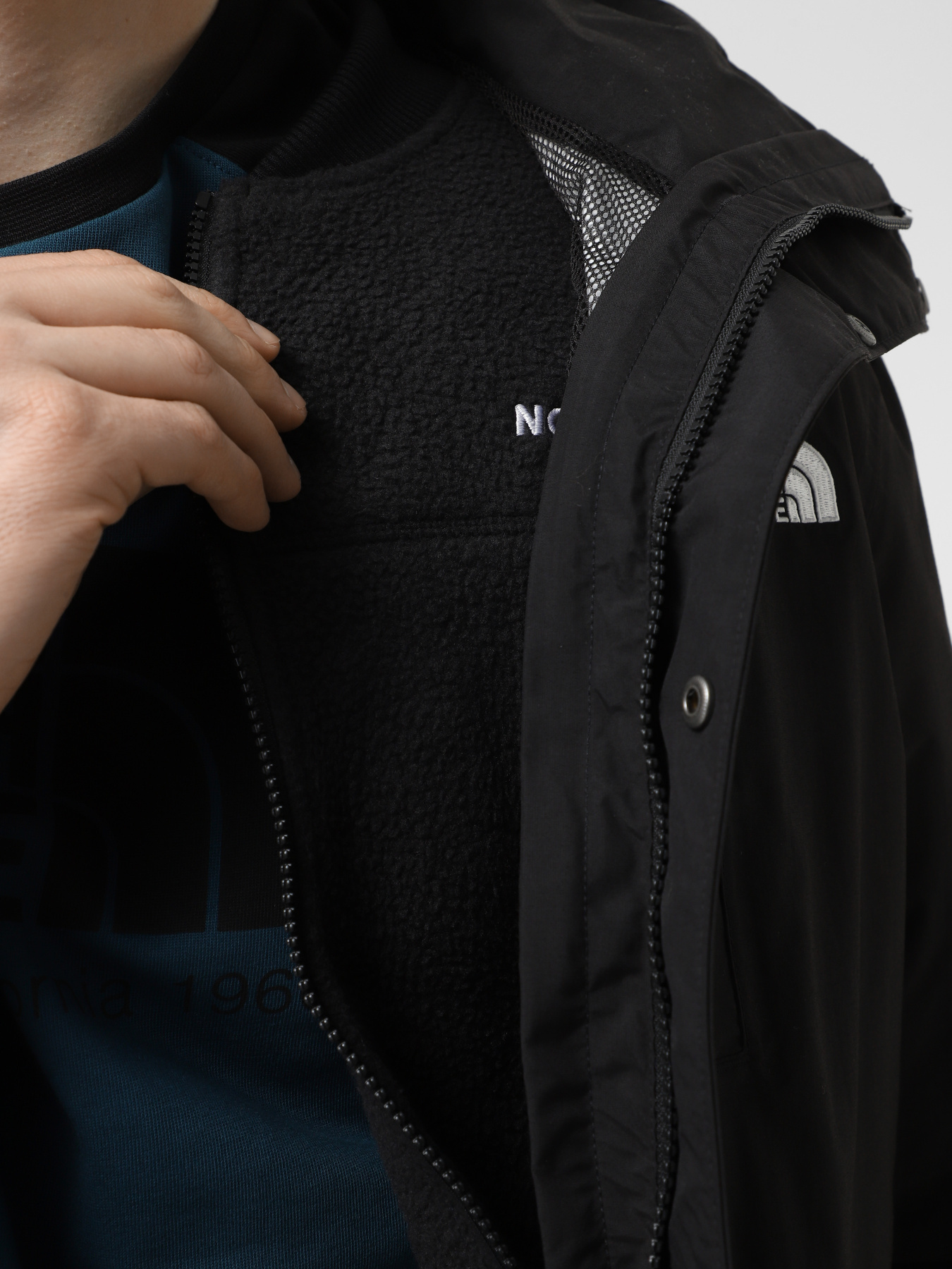 Зимова куртка The North Face Pinecroft Triclimate модель NF0A4M8EKX71 Фото