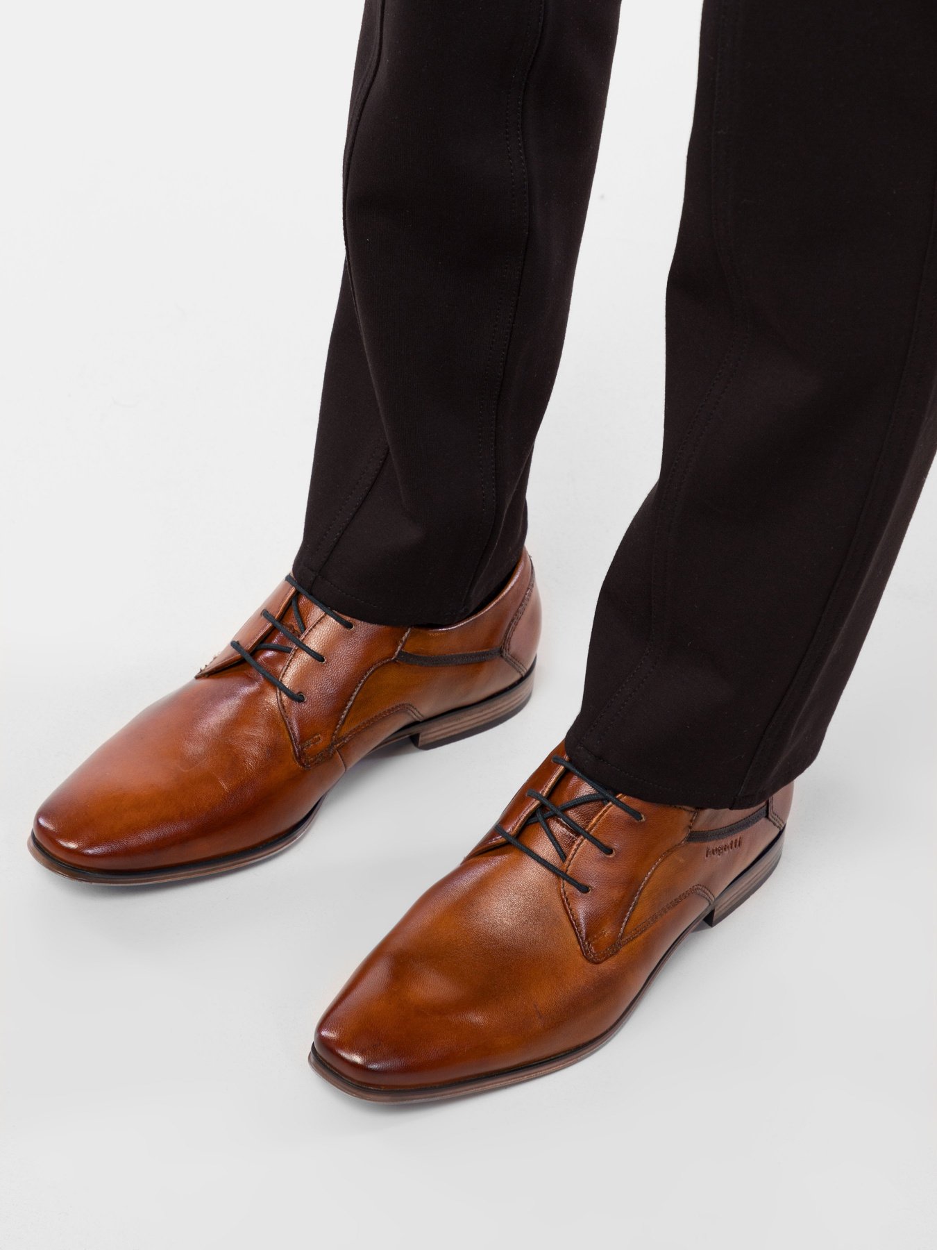 Туфлі Bugatti модель 312-4201H-4100-6300 Туфлі Bugatti модель 312-4201H-4100-6300 Фото