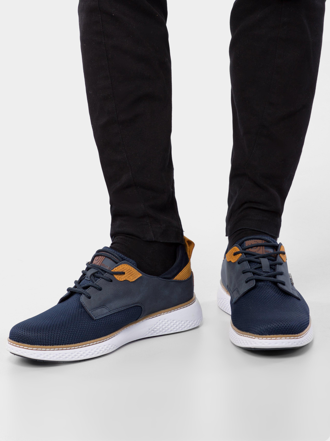 Кросівки повсякденні Bugatti DEXTER модель 322-76302-6900-4100 Кросівки повсякденні Bugatti DEXTER модель 322-76302-6900-4100 Фото