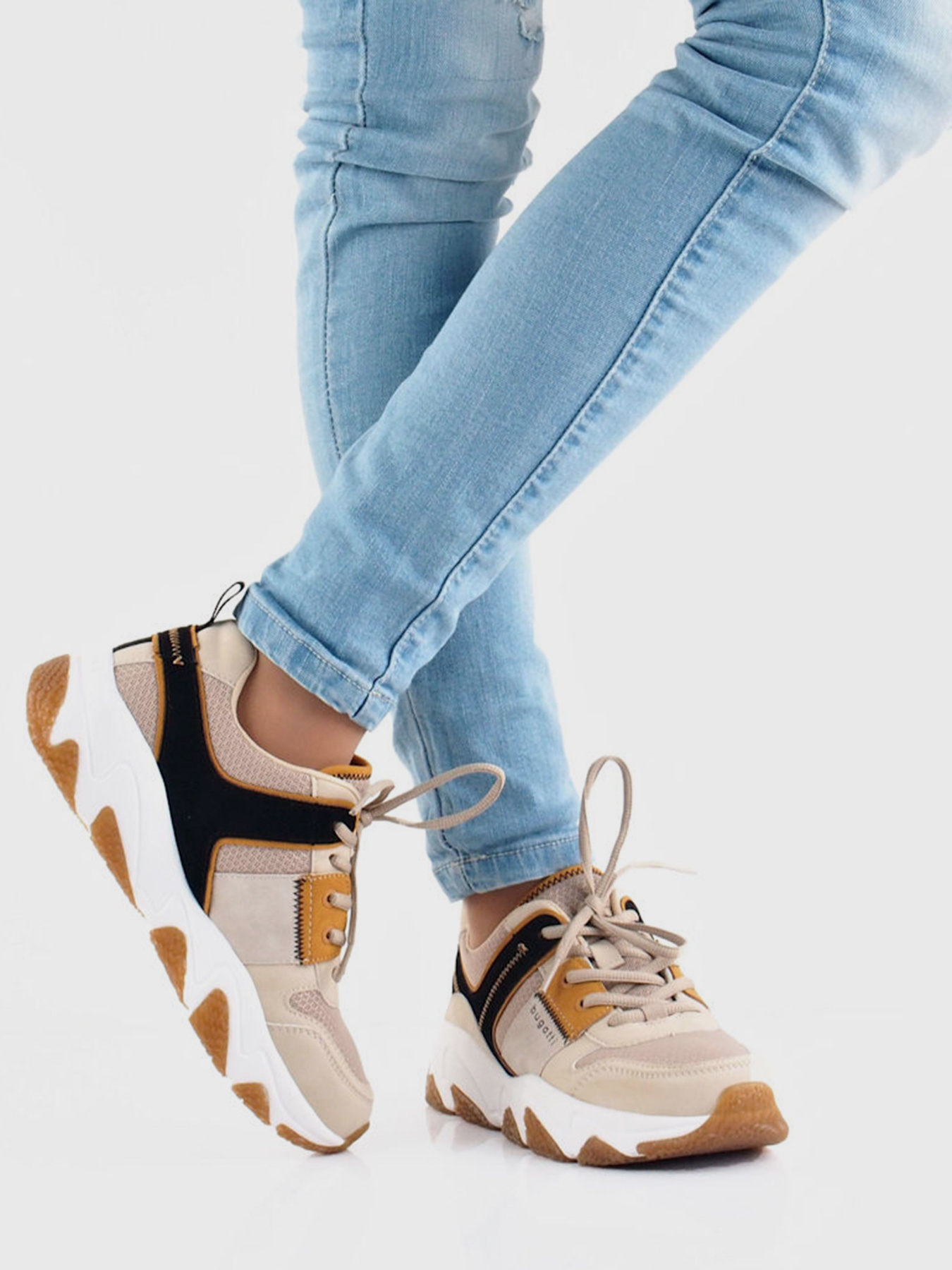 Кроссовки повседневные Bugatti модель 432-84607-5569-5250 Фото