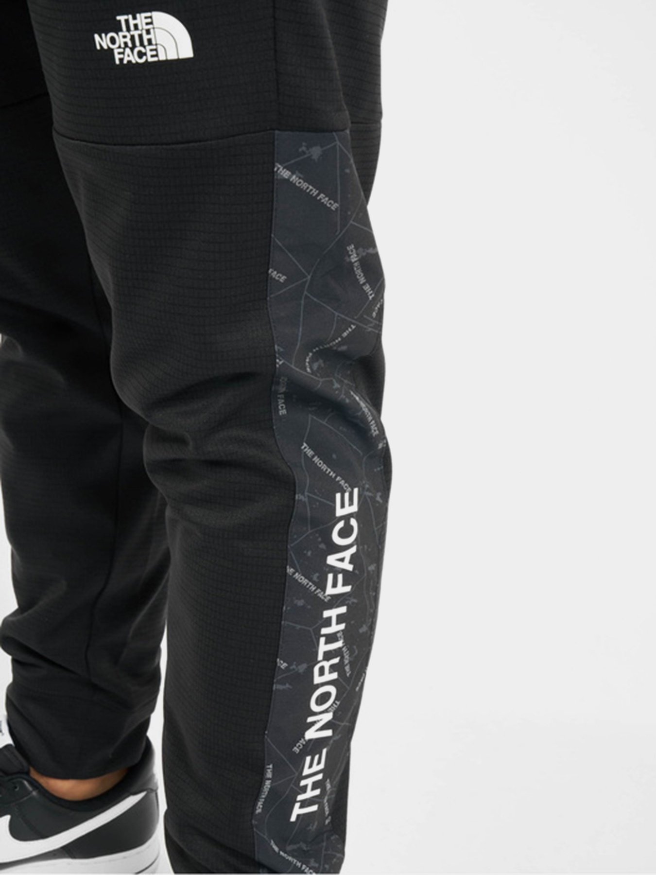 Повседневные штаны The North Face Cuffed модель NF0A4MA1JK31 Фото