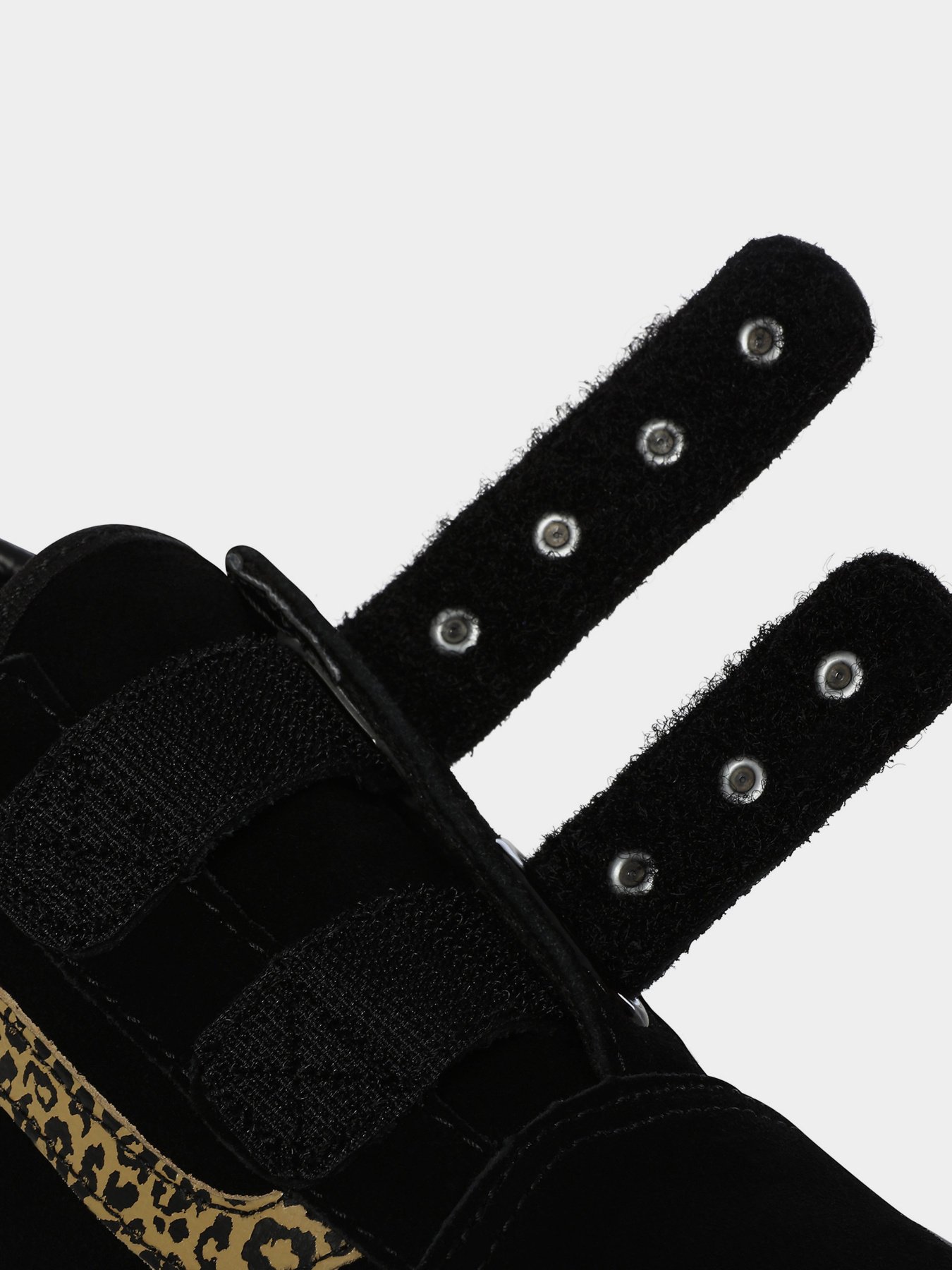 Кеды низкие Vans Suede Stud Old Skool V модель VN0A4BUV0LG1 Фото