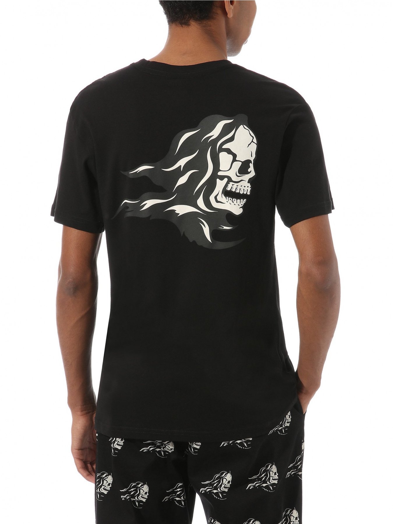 Футболки і поло Vans SIXTY SIXERS SS модель VN0A4RO8BLK1 Фото