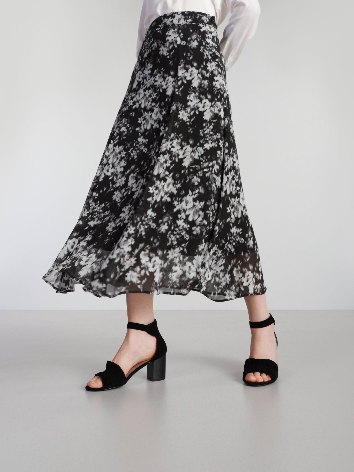 Босоніжки Marco Tozzi модель 2-2-28398-26 007 BLACK UNI Фото