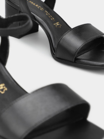 Босоножки Marco Tozzi модель 2-28377-42-001 Босоножки Marco Tozzi модель 2-28377-42-001 Фото