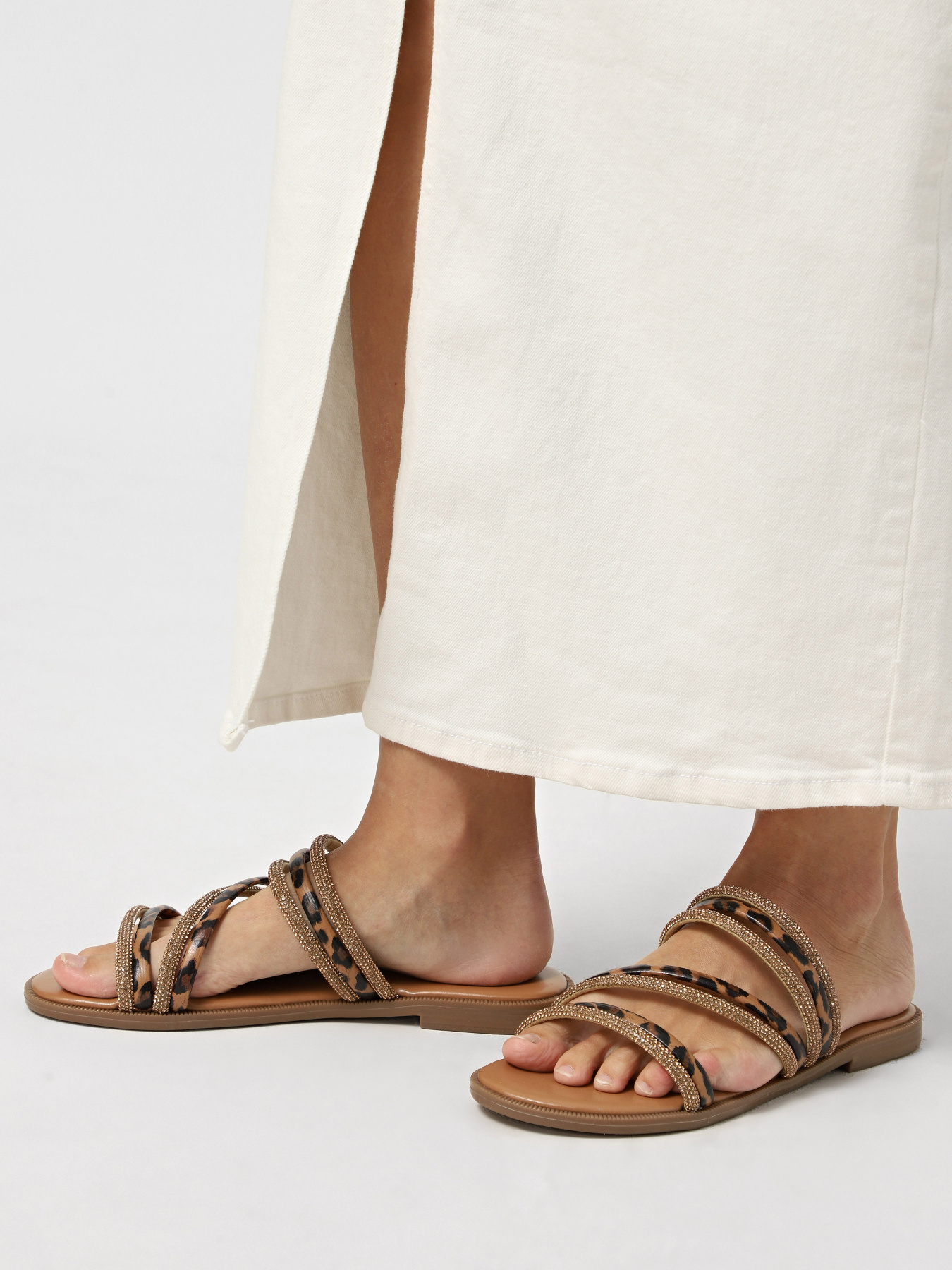 Шльопанці Marco Tozzi модель 2-27194-44-938 Шльопанці Marco Tozzi модель 2-27194-44-938 Фото