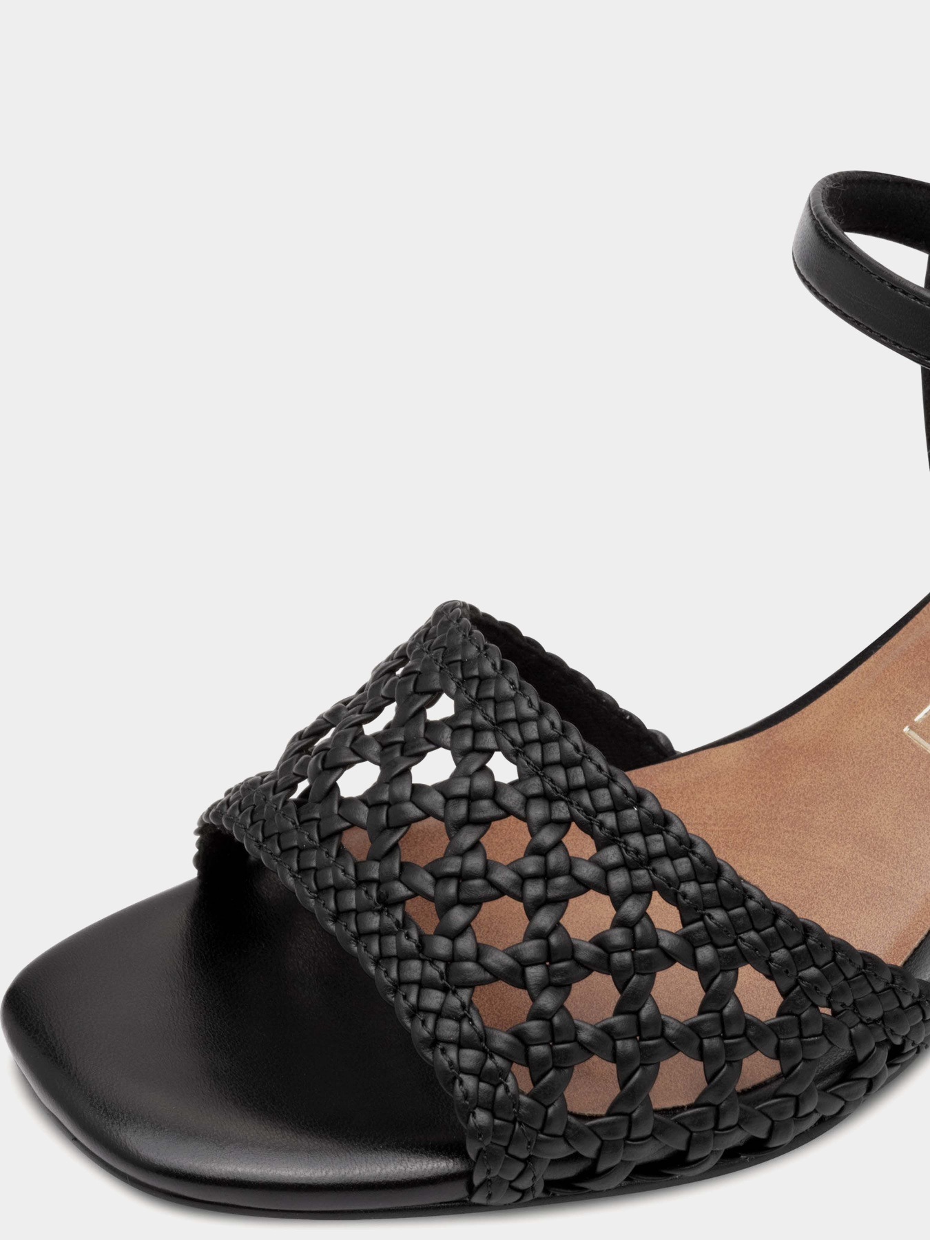 Босоніжки Marco Tozzi модель 2-28382-44-001 Босоніжки Marco Tozzi модель 2-28382-44-001 Фото