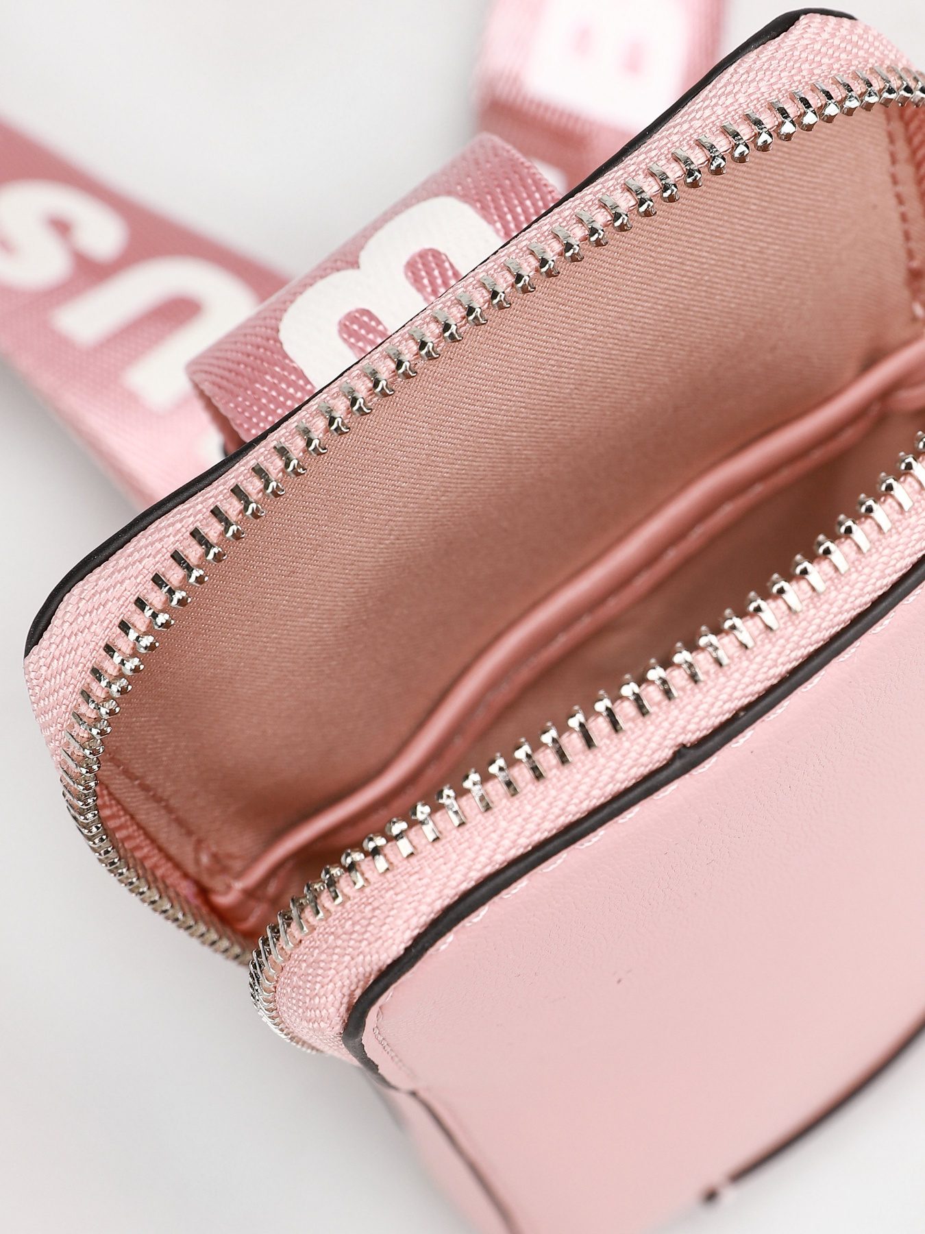 Чехол для смартфона Marco Tozzi модель 2-2-61103-26 990 ROSE Фото