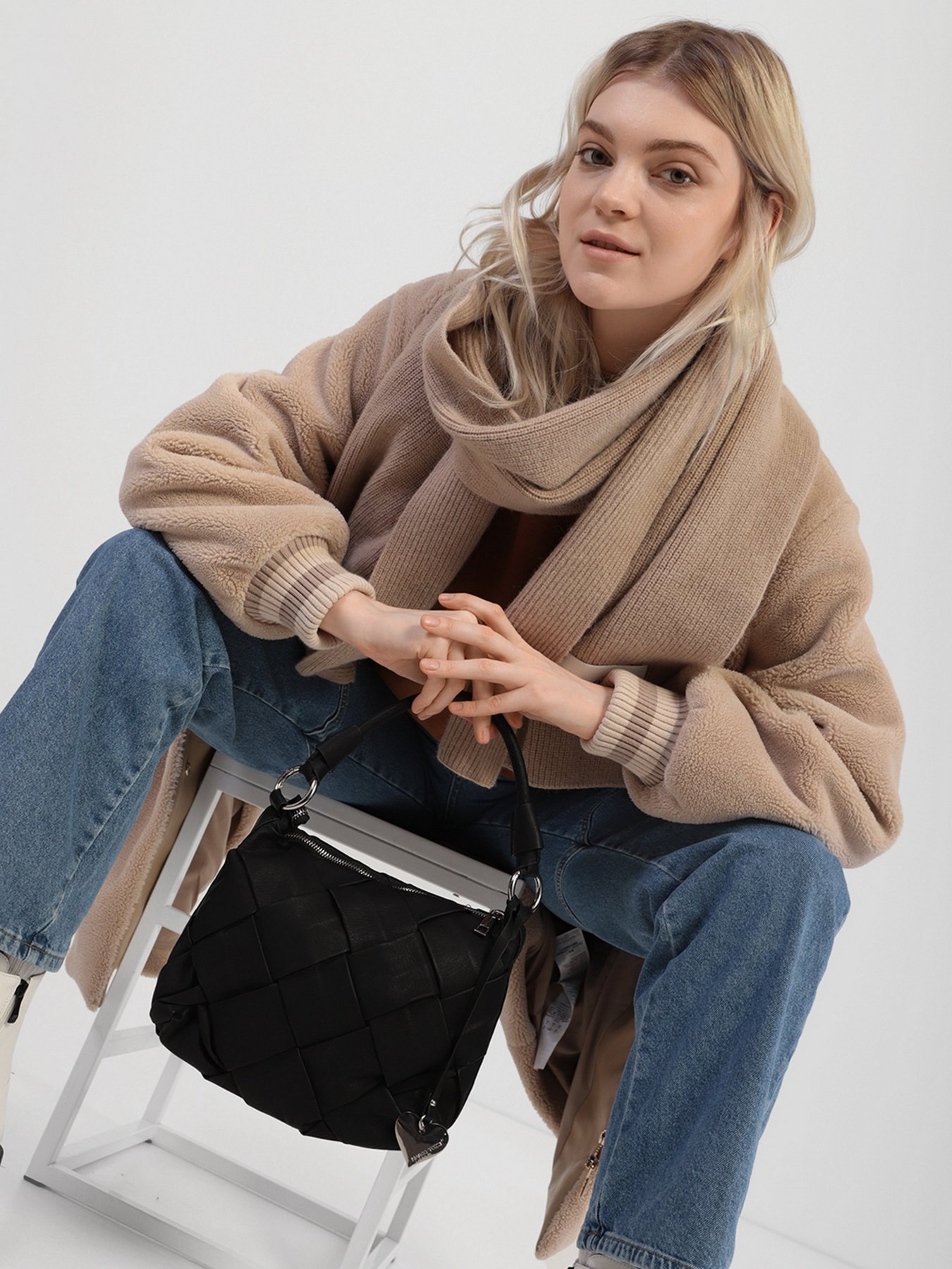 Крос-боді Marco Tozzi модель 2-2-61034-27 001 BLACK Фото