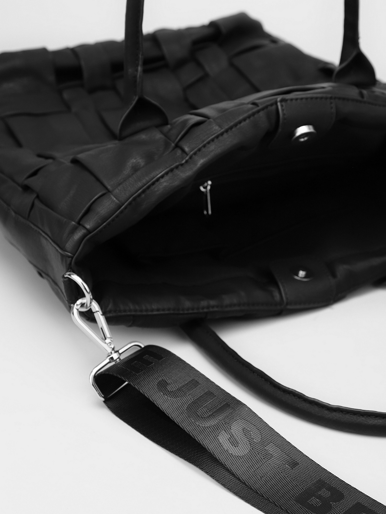 Крос-боді Marco Tozzi модель 2-2-61037-27 001 BLACK Фото