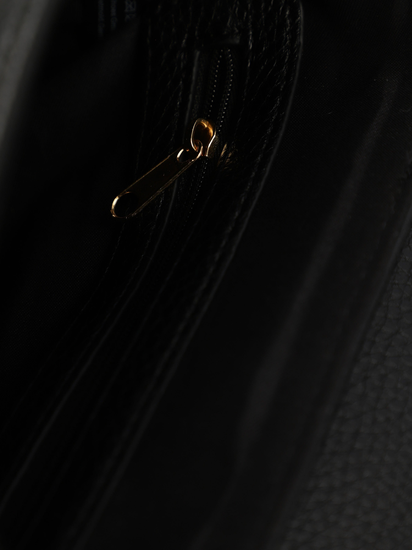 Кросс-боди Marco Tozzi модель 2-2-61031-20 085 BLACK/GOLD Фото