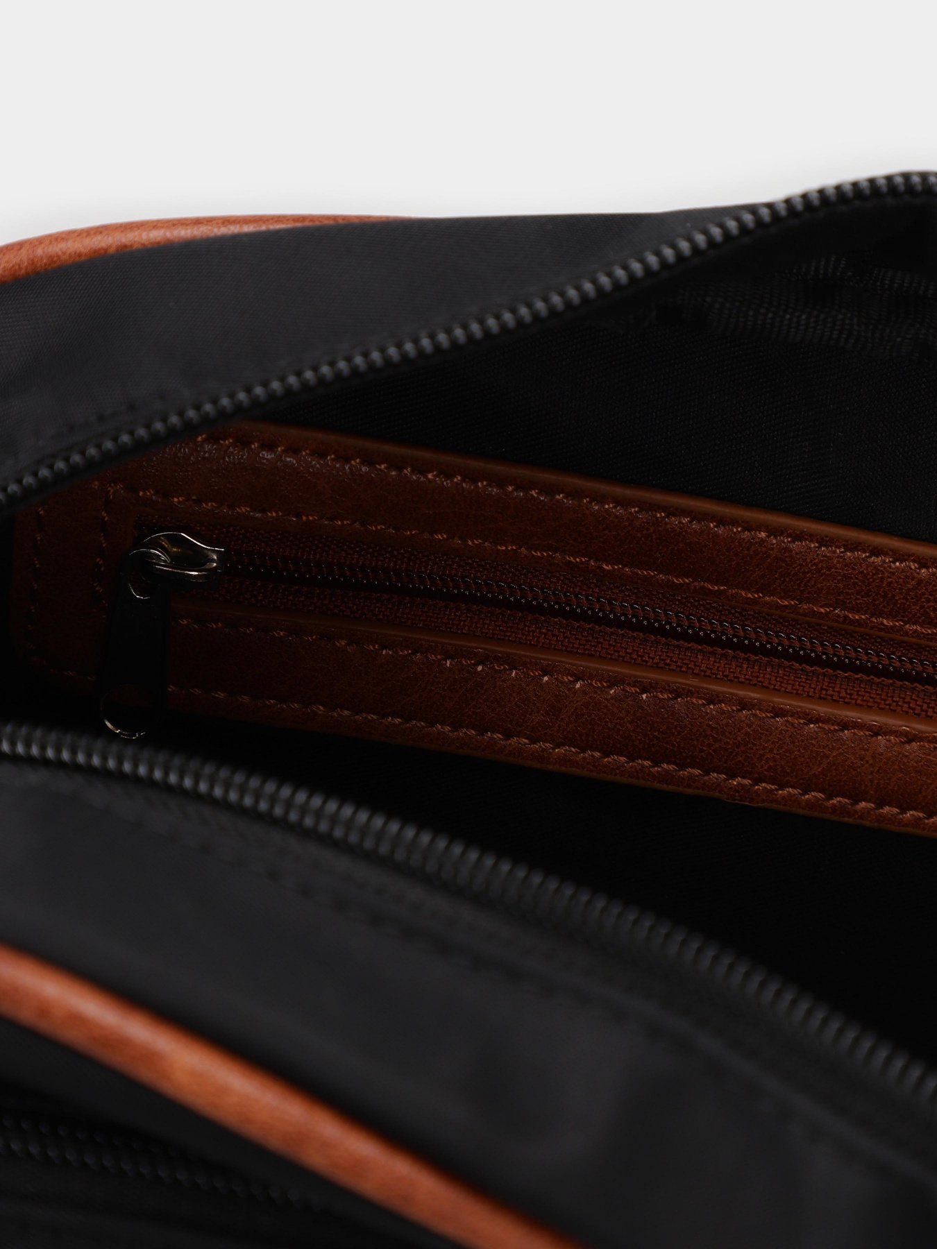 Кросс-боди Marco Tozzi модель 2-2-61021-41-098 Кросс-боди Marco Tozzi модель 2-2-61021-41-098 Фото