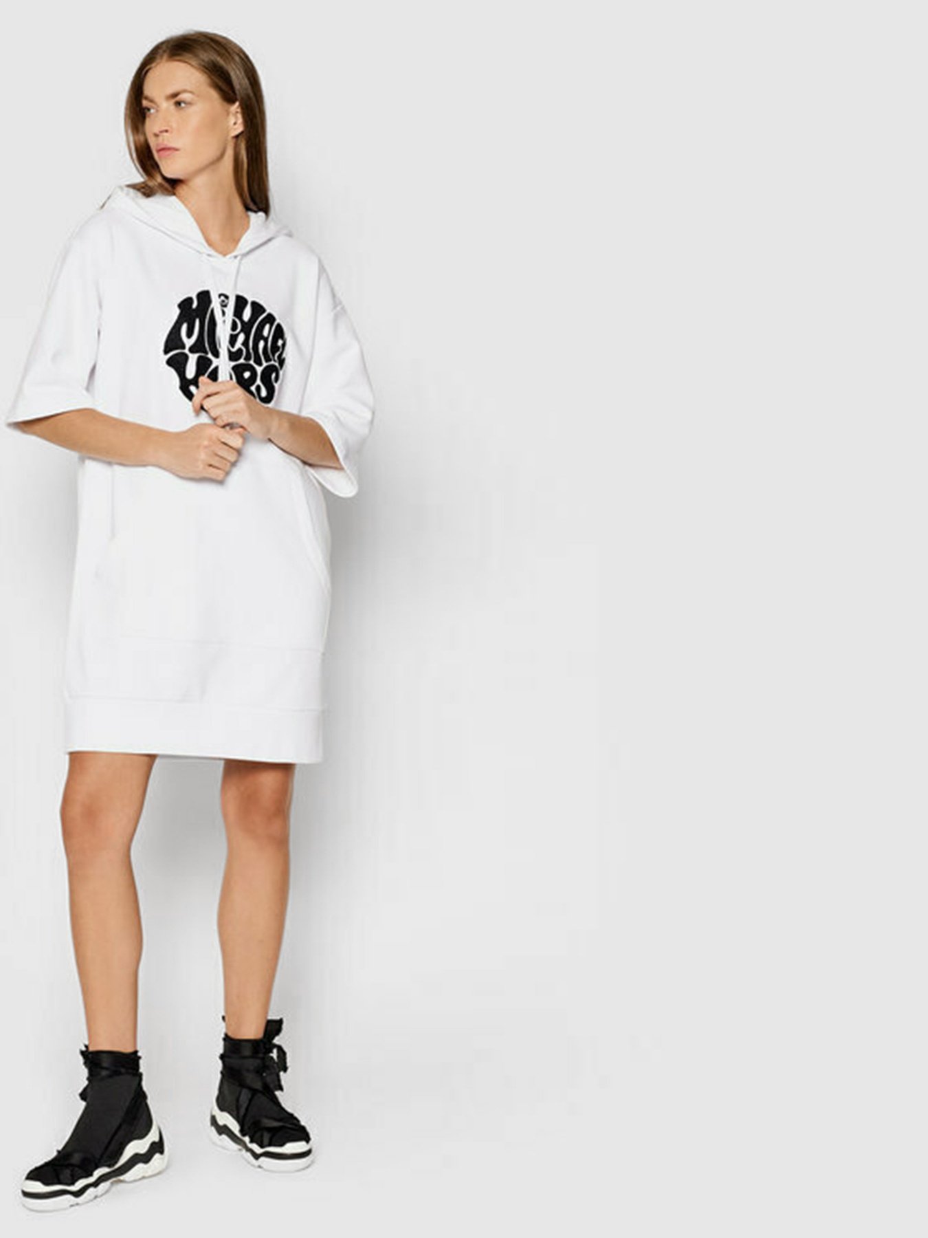 Платье-футболка Michael Kors модель MU180MP23G_100 Платье-футболка Michael Kors модель MU180MP23G_100 Фото