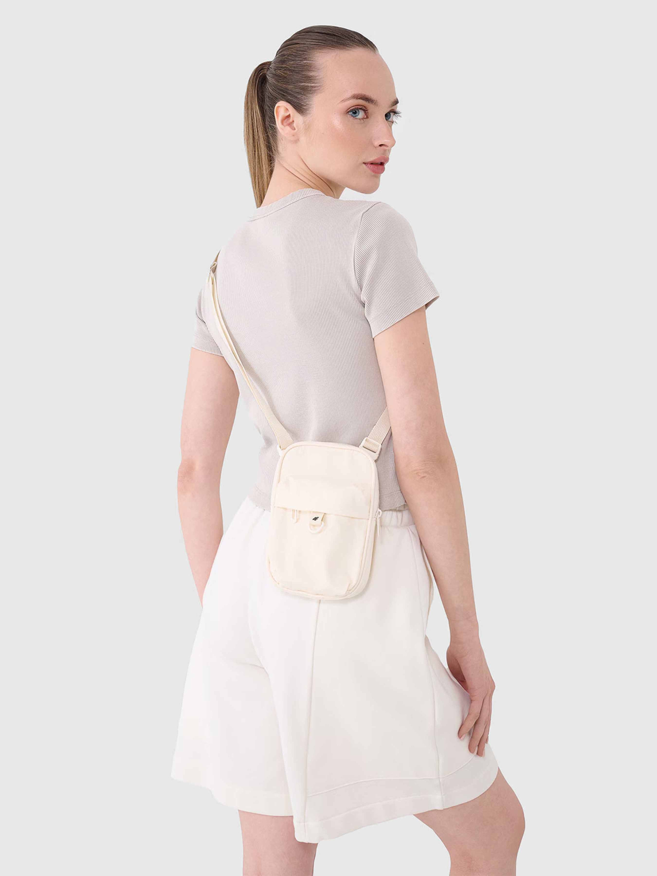 Мессенджер 4F U074 модель 4FWSS25APOUU074-11S Фото