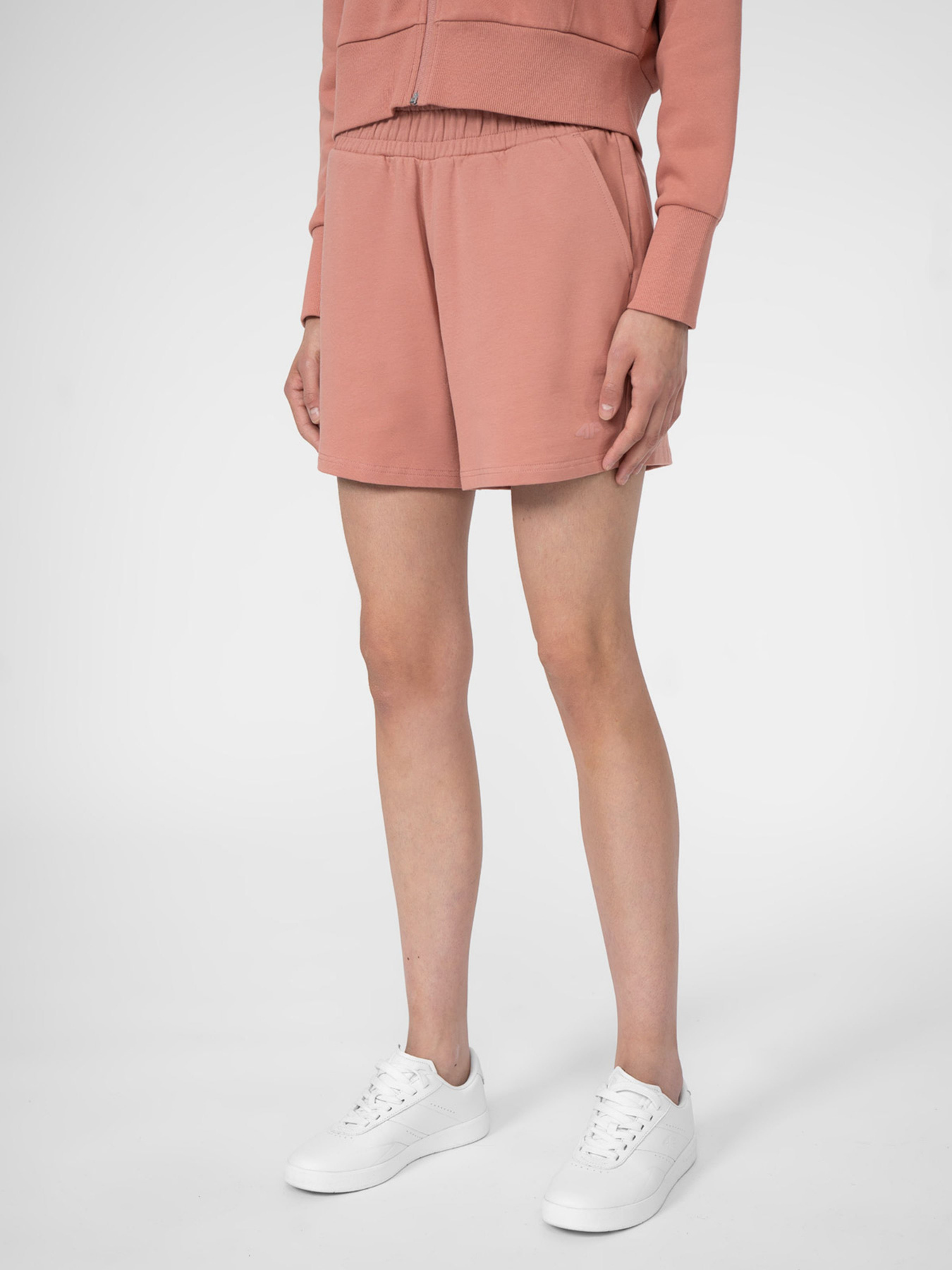 Шорты спортивные 4F Sports Harmony модель 4FSS23TSHOF070-64S Шорты спортивные 4F Sports Harmony модель 4FSS23TSHOF070-64S Фото