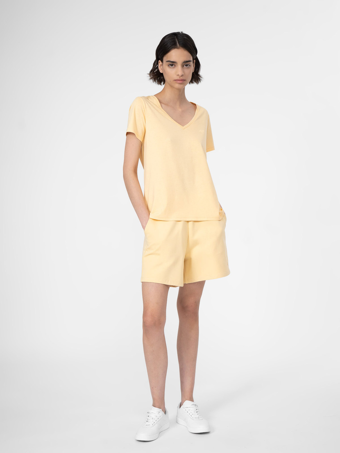 Спортивні шорти 4F Sports Harmony модель 4FSS23TSHOF070-73S Фото